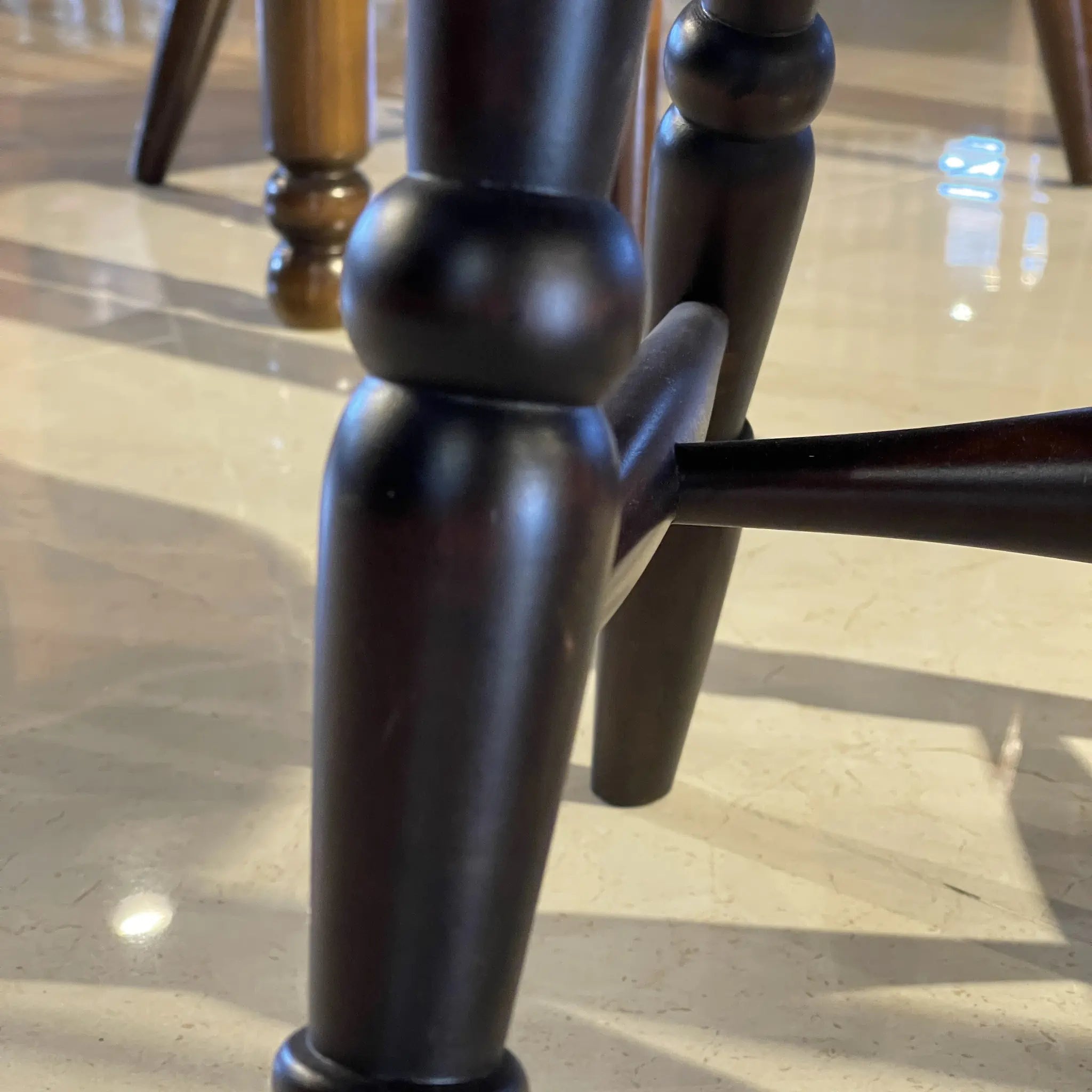 【リユース】 ウィンザーチェア / 北海道民芸家具 / カバ材 / 日本 / 樺材無垢,多層塗り仕上げ,座繰り加工