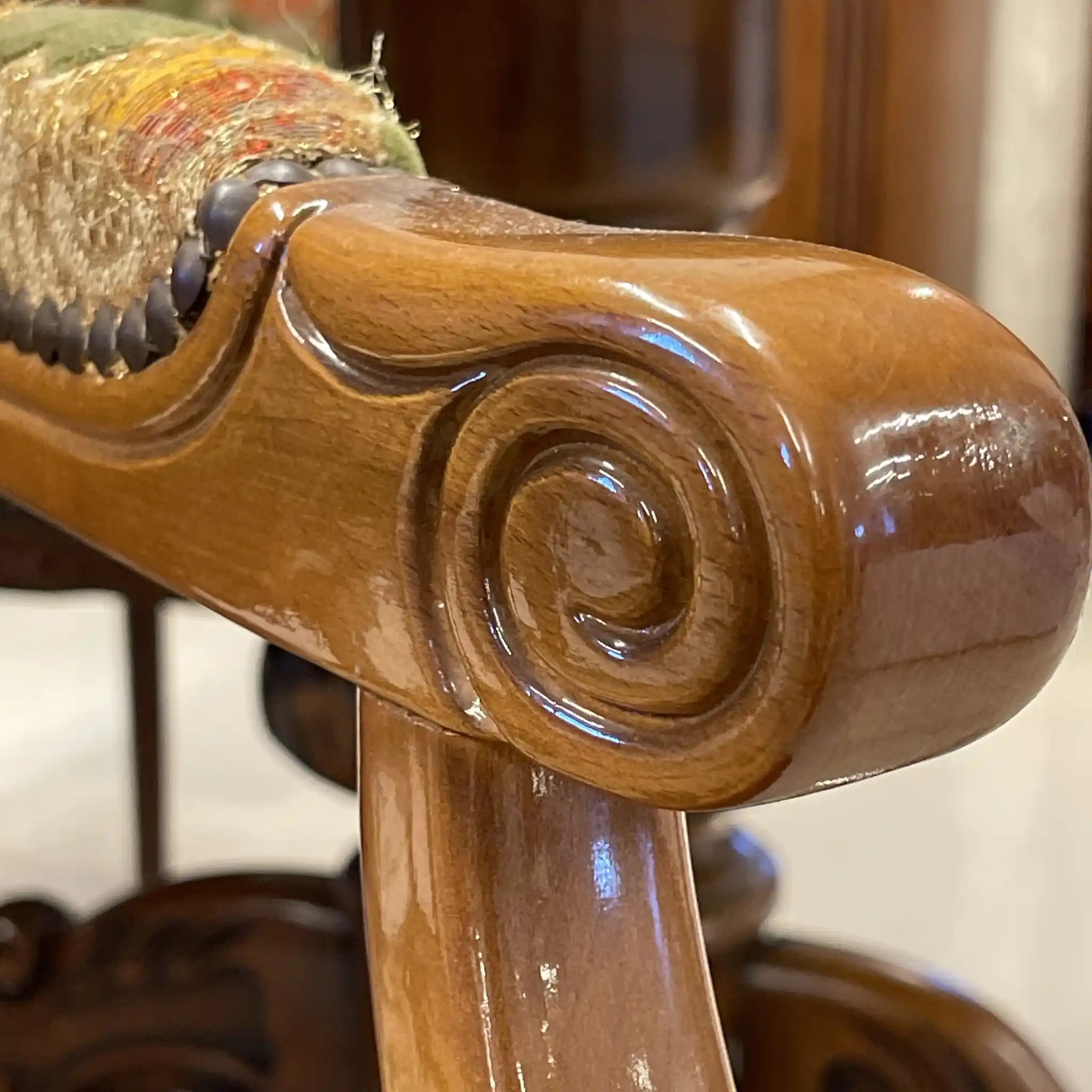 【リユース】 アンティーク調アームチェア / イタリア / 金華山織り