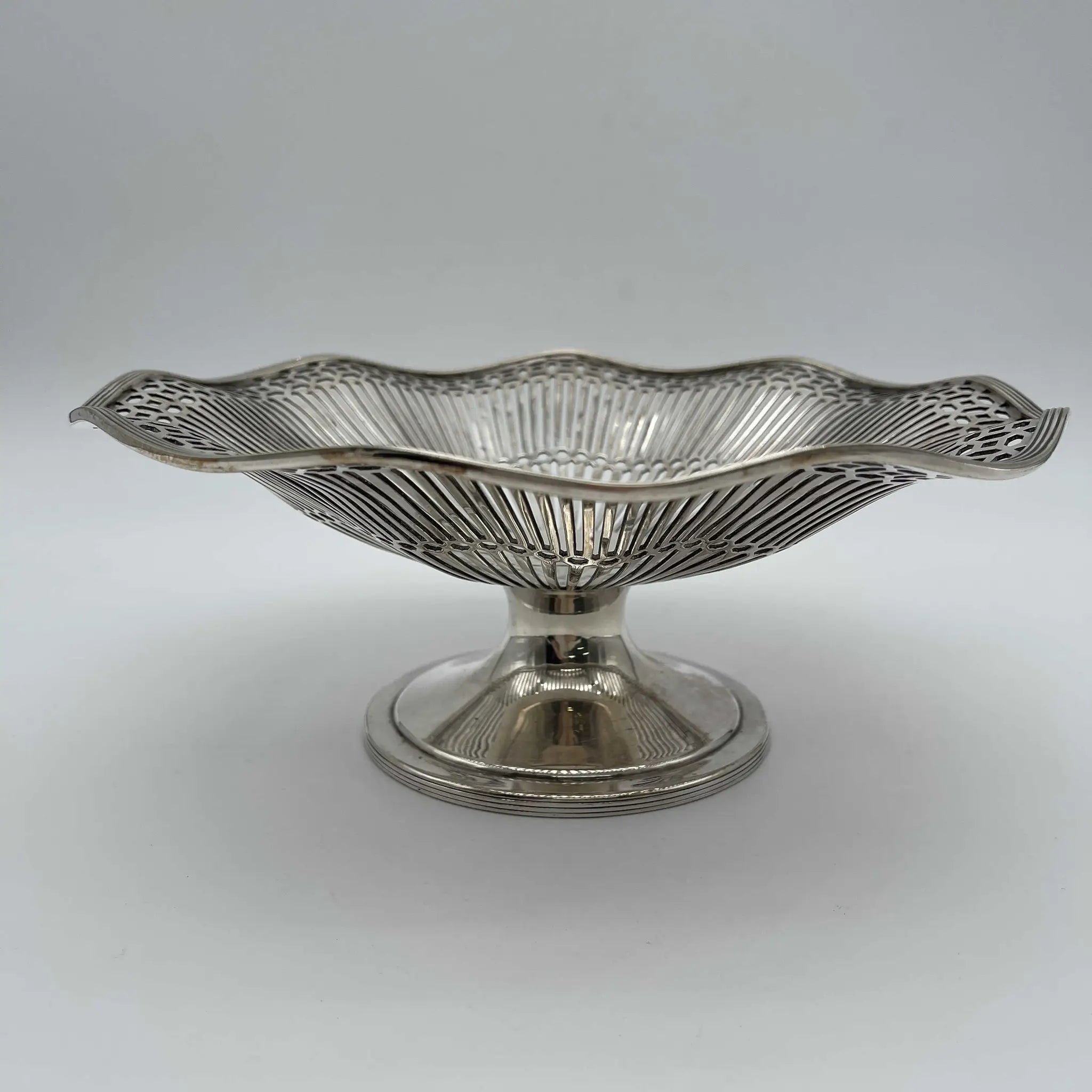 【ビンテージ】 コンポート / Roberts & Belk(ロバーツ&ベルク) / 1900年代初頭 / シルバープレート(銀メッキ) / イギリス / 透かし細工(ピアッシング),スカラップエッジ