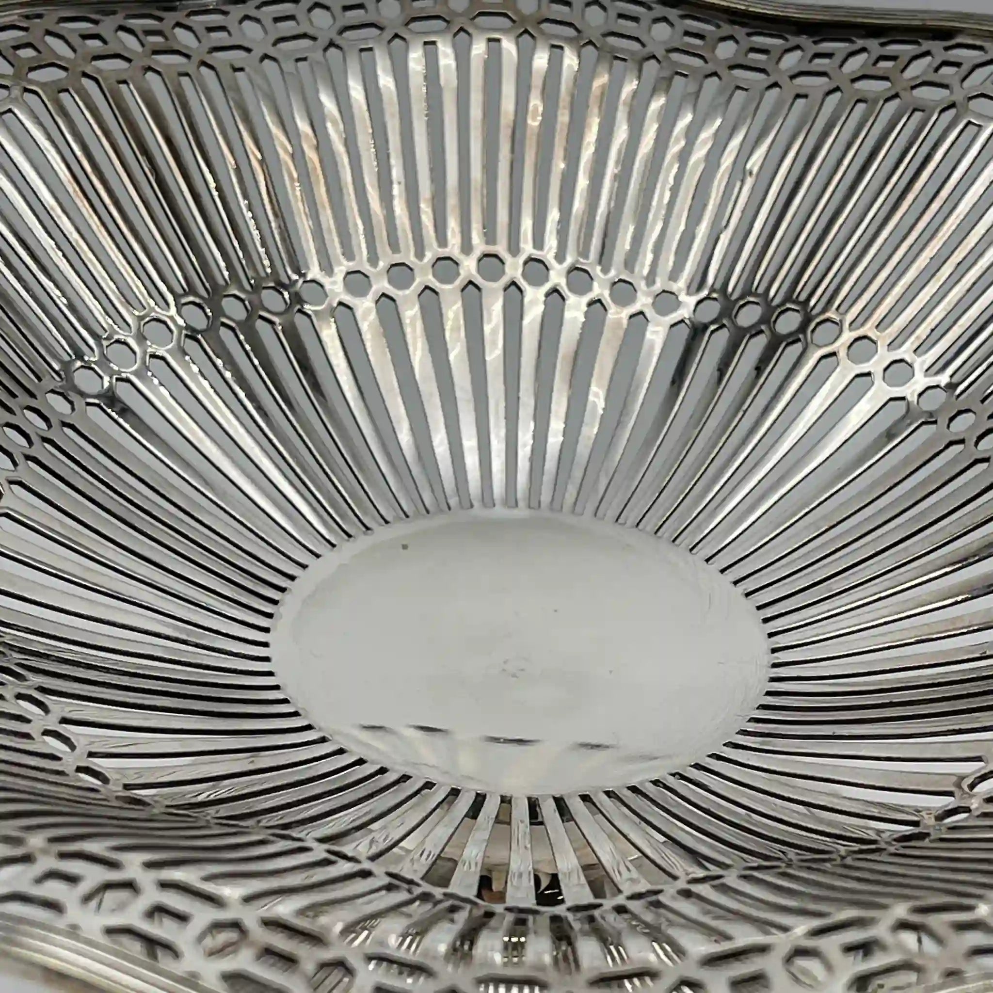 Vintage Compote / Roberts & Belk / Early 1900s / Silver-plated / England / Openwork (pierced) and scalloped edges