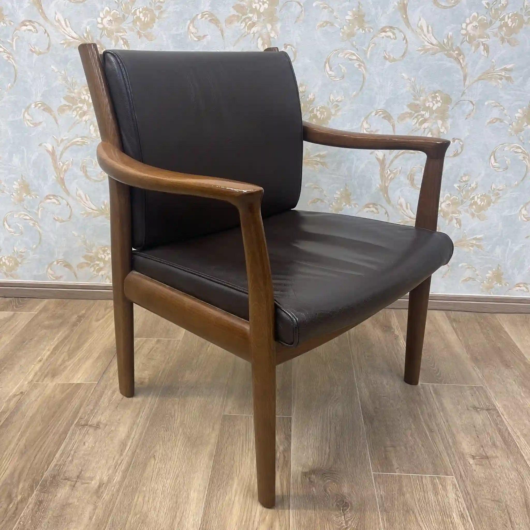 【リユース】 ダイニングセット / 日進木工 / PARAS / 1960年代以降 / オーク / 日本 / 曲木技術,シームレスデザイン,本革仕様