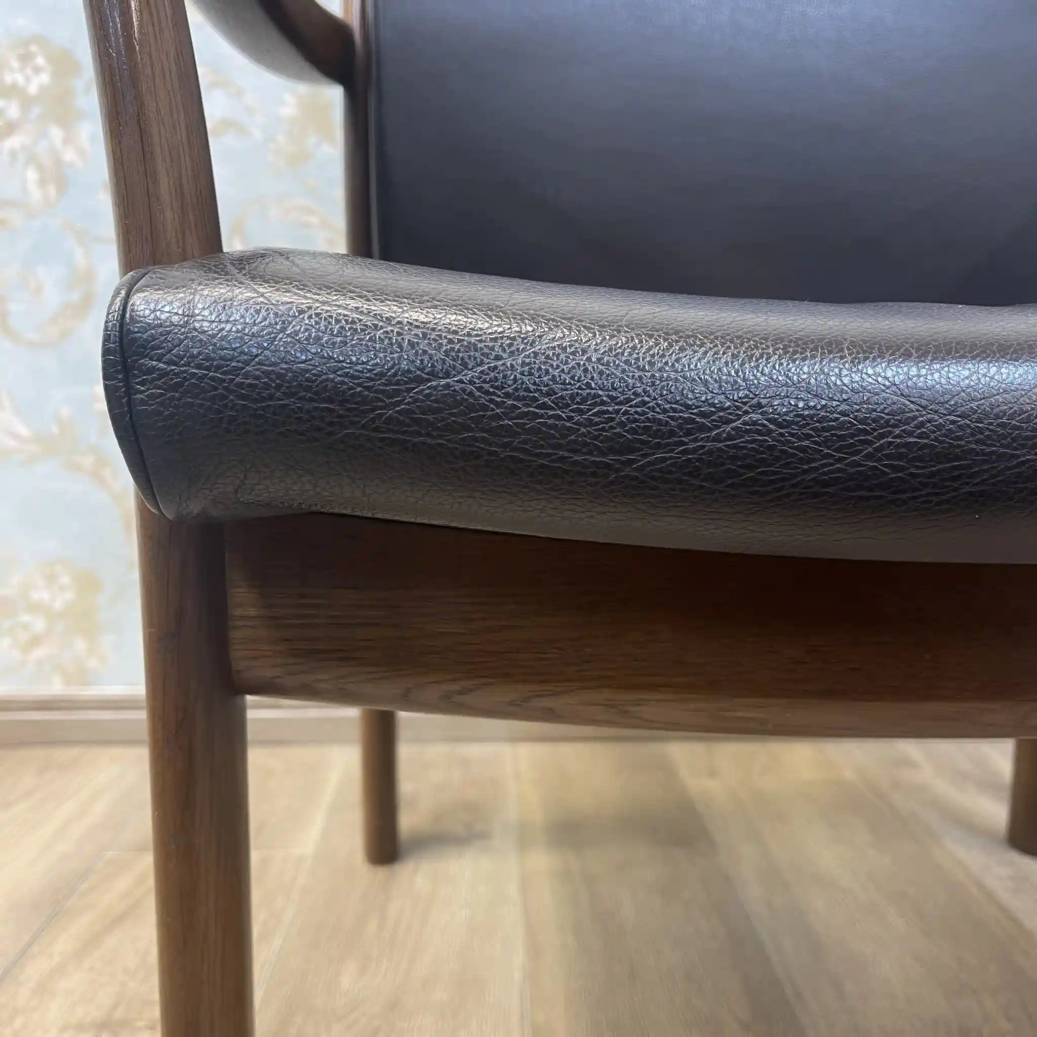 【リユース】 ダイニングセット / 日進木工 / PARAS / 1960年代以降 / オーク / 日本 / 曲木技術,シームレスデザイン,本革仕様