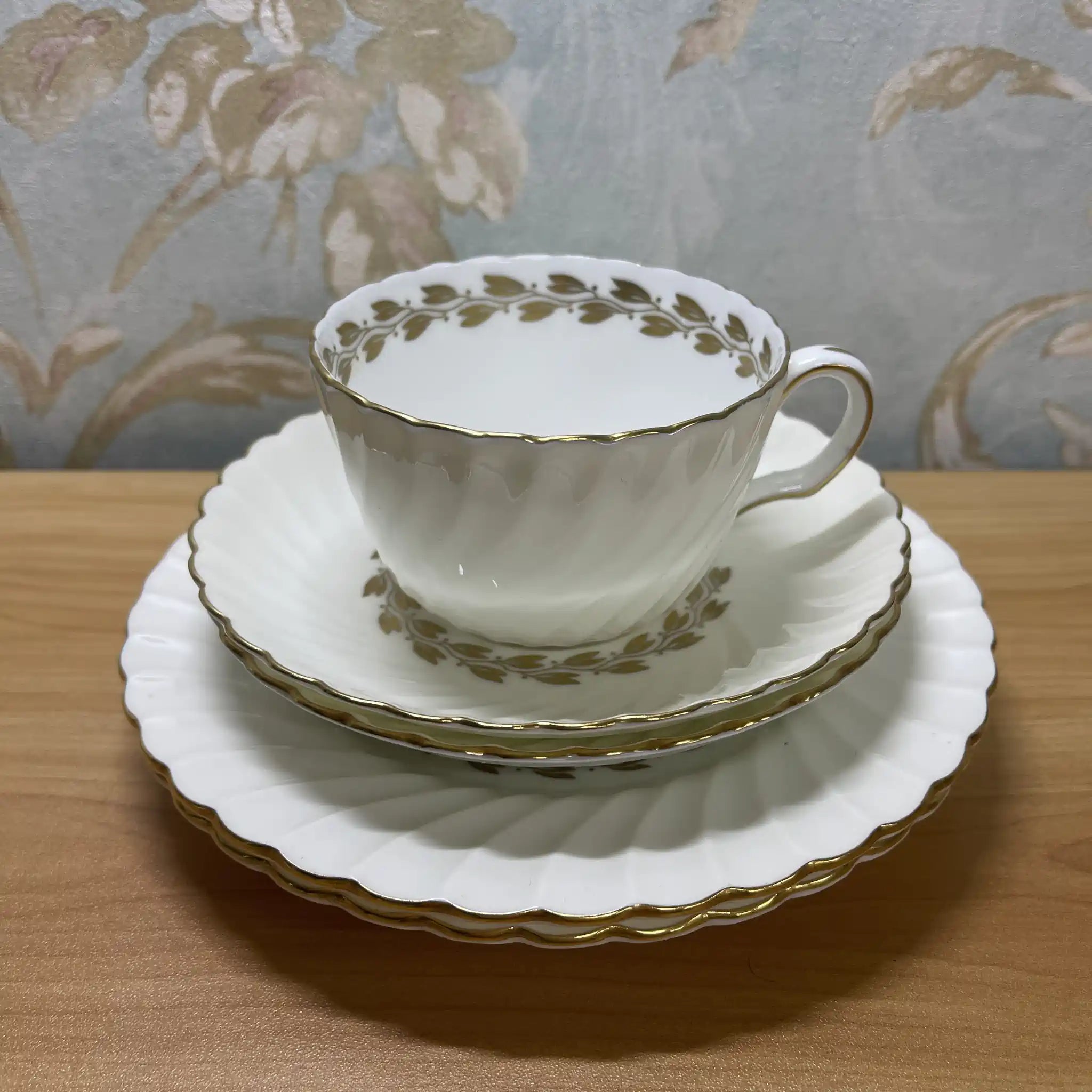 【古董】三重奏(c&s +甜点盘)+茶托,甜点盘