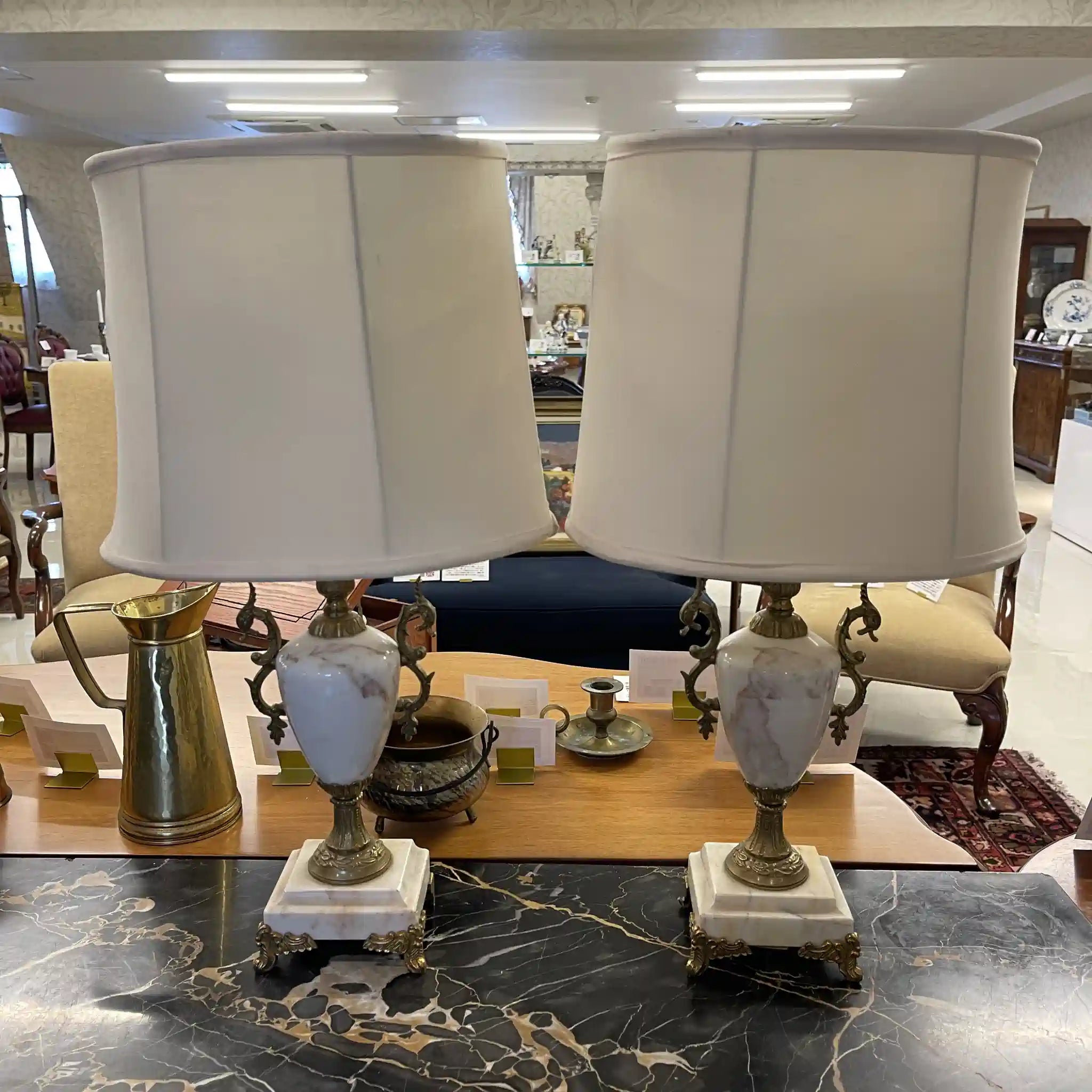 Antique table lamp set of two, estimated to be from the late 20th century, marble and brass, from England