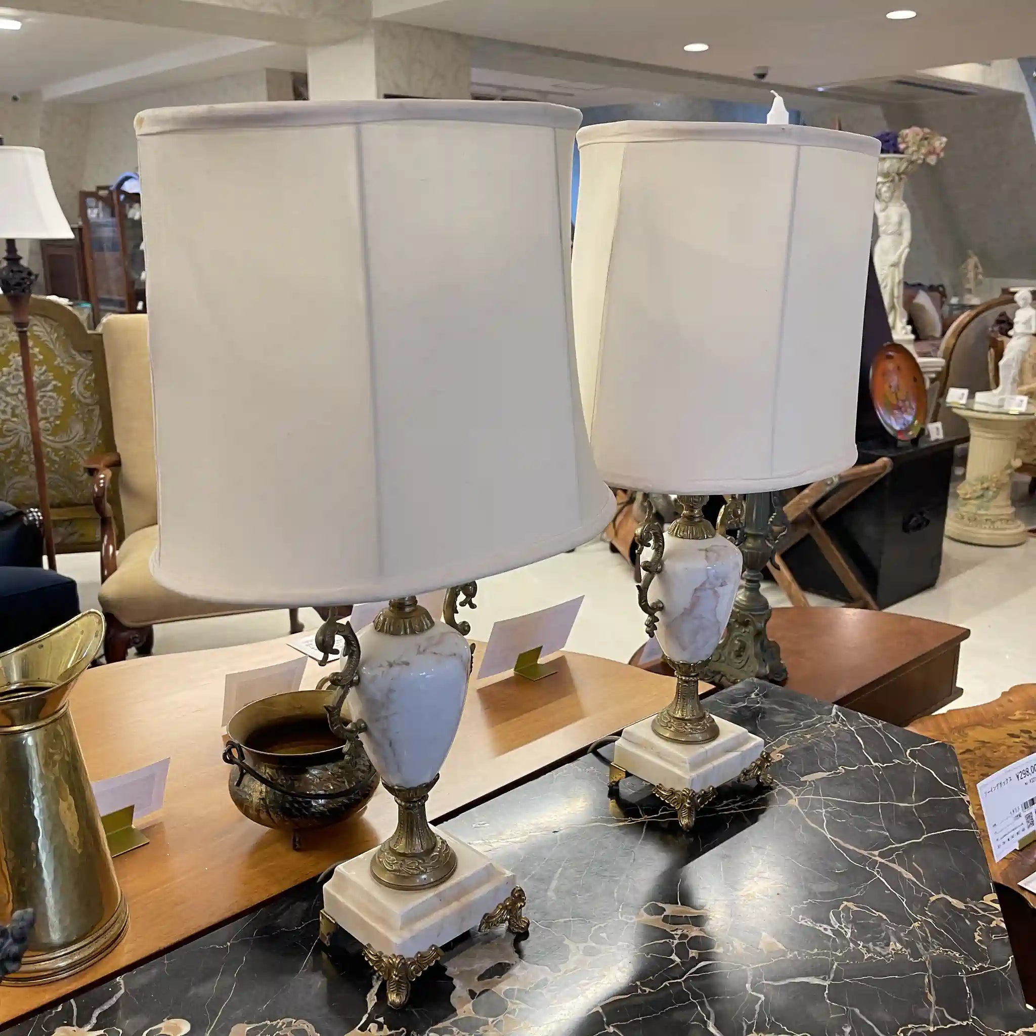 Antique table lamp set of two, estimated to be from the late 20th century, marble and brass, from England