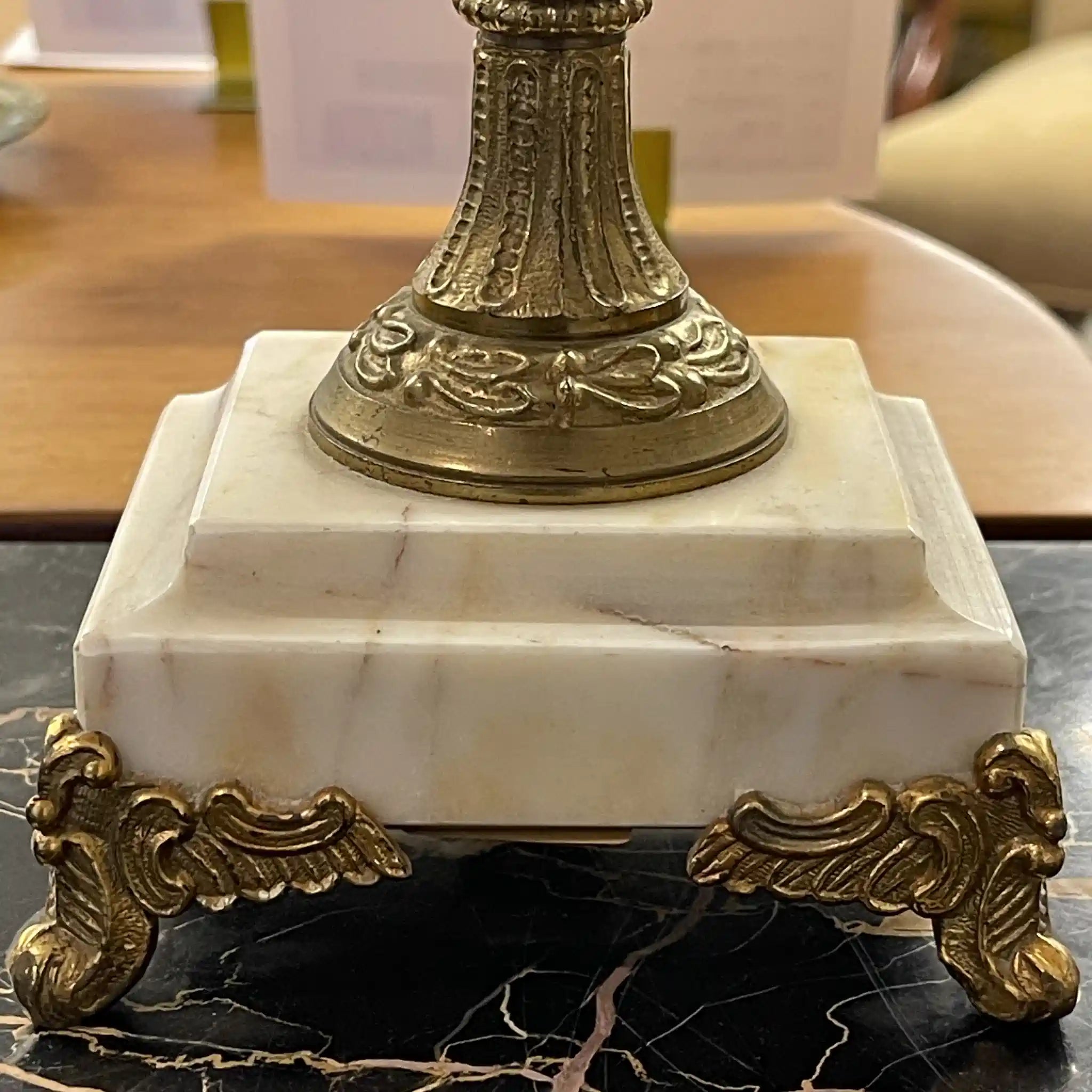 Antique table lamp set of two, estimated to be from the late 20th century, marble and brass, from England