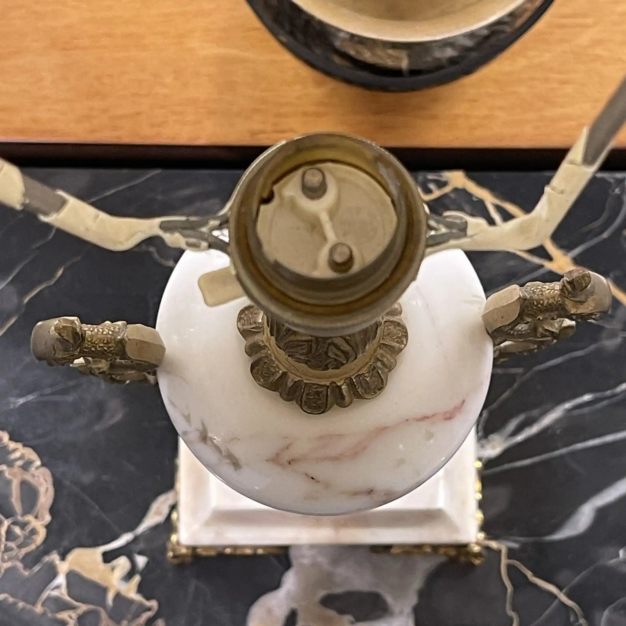 Antique table lamp set of two, estimated to be from the late 20th century, marble and brass, from England