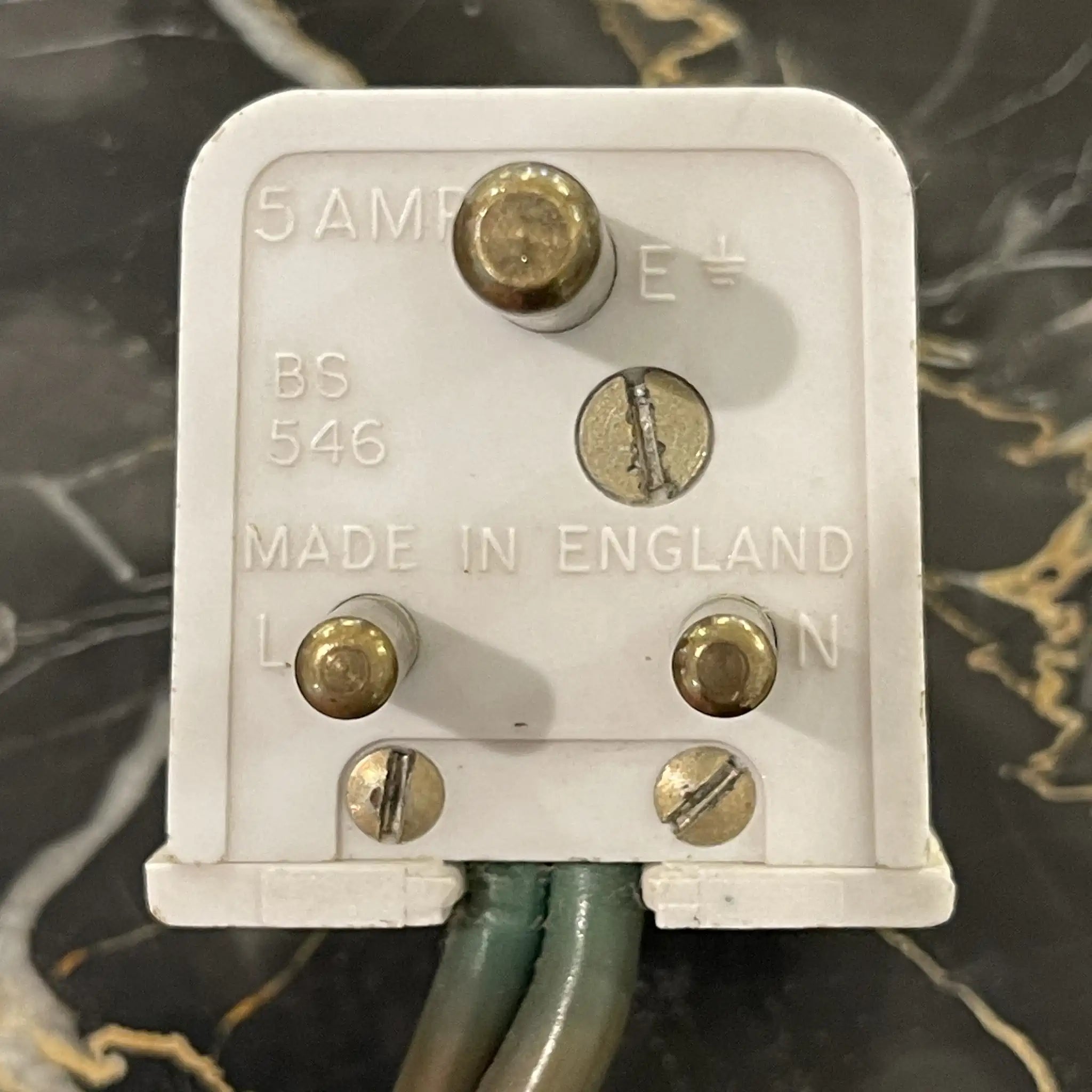 Antique table lamp set of two, estimated to be from the late 20th century, marble and brass, from England