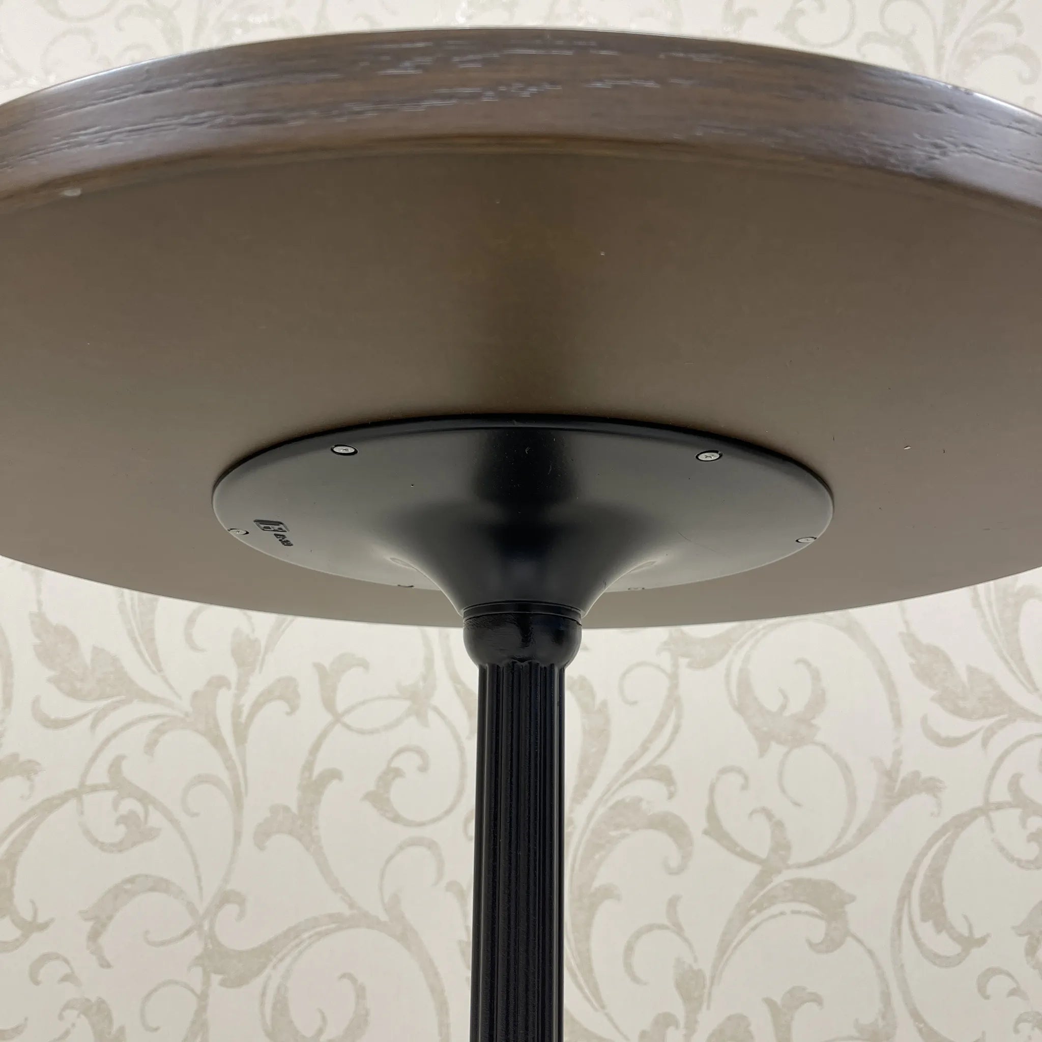 【リユース】 サイドテーブル / 鋳鉄,一本脚,ノックダウン