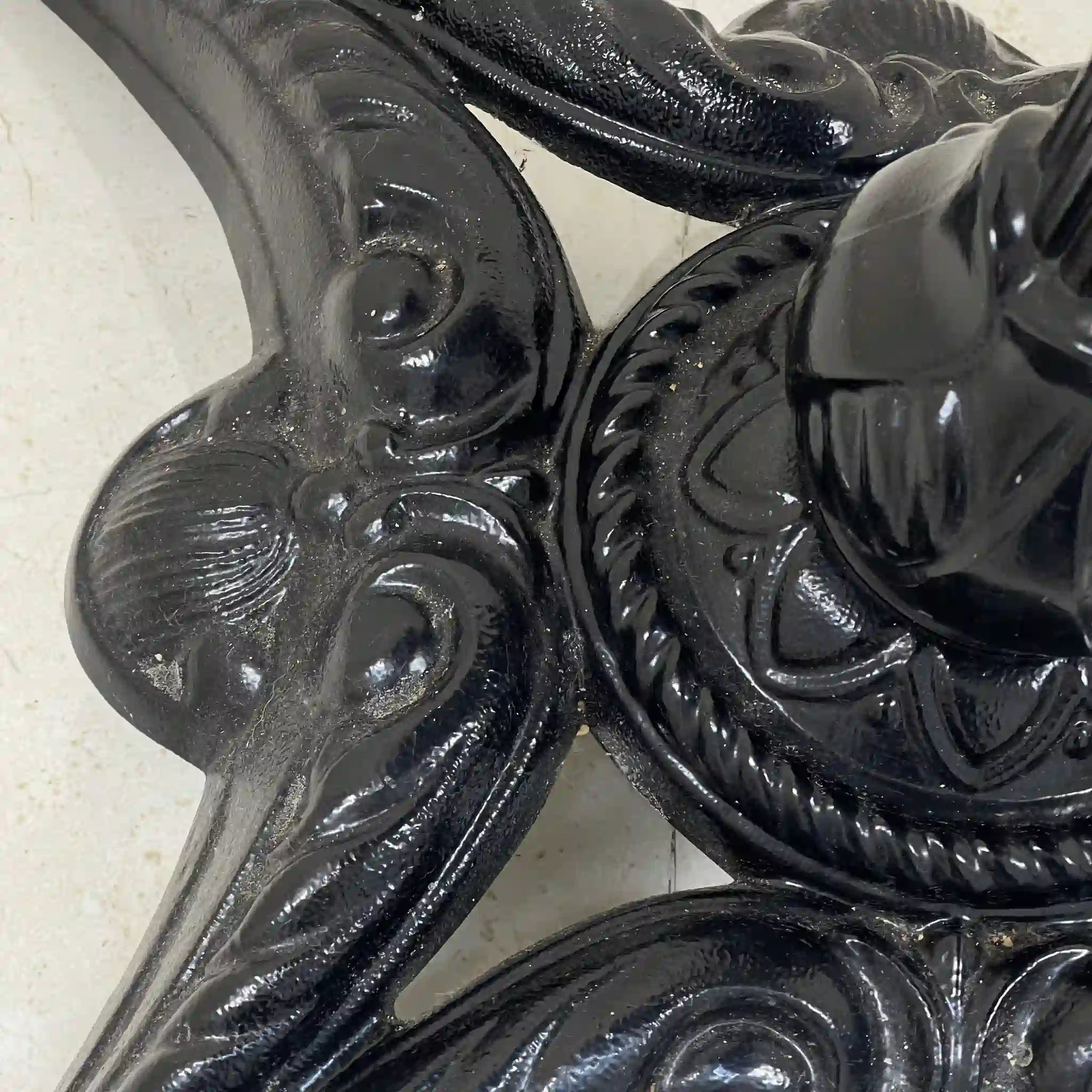 【リユース】 サイドテーブル / 鋳鉄,一本脚,ノックダウン