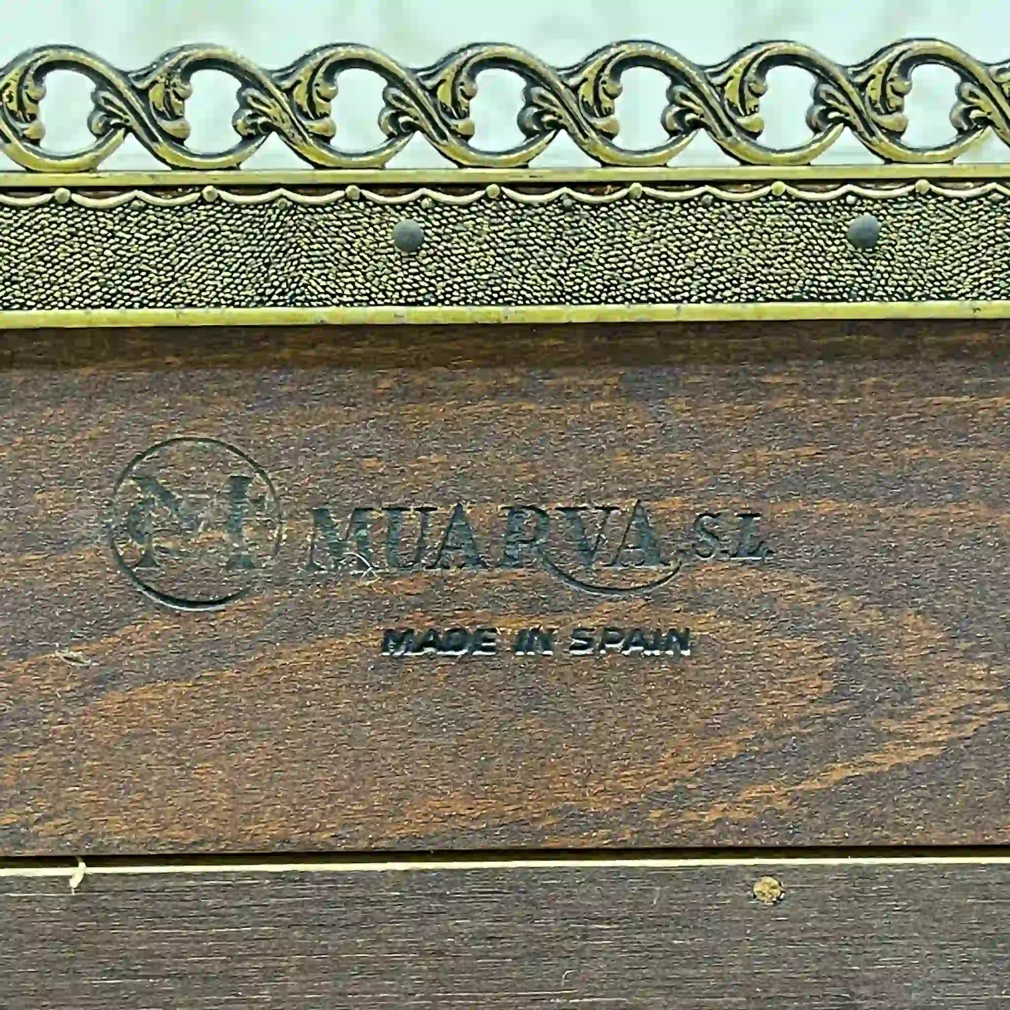 【复古】玻璃柜/ MUARVA s.l. /路易十六风格/估计20c晚期/沙滩材料/西班牙/装饰五金,橱柜布