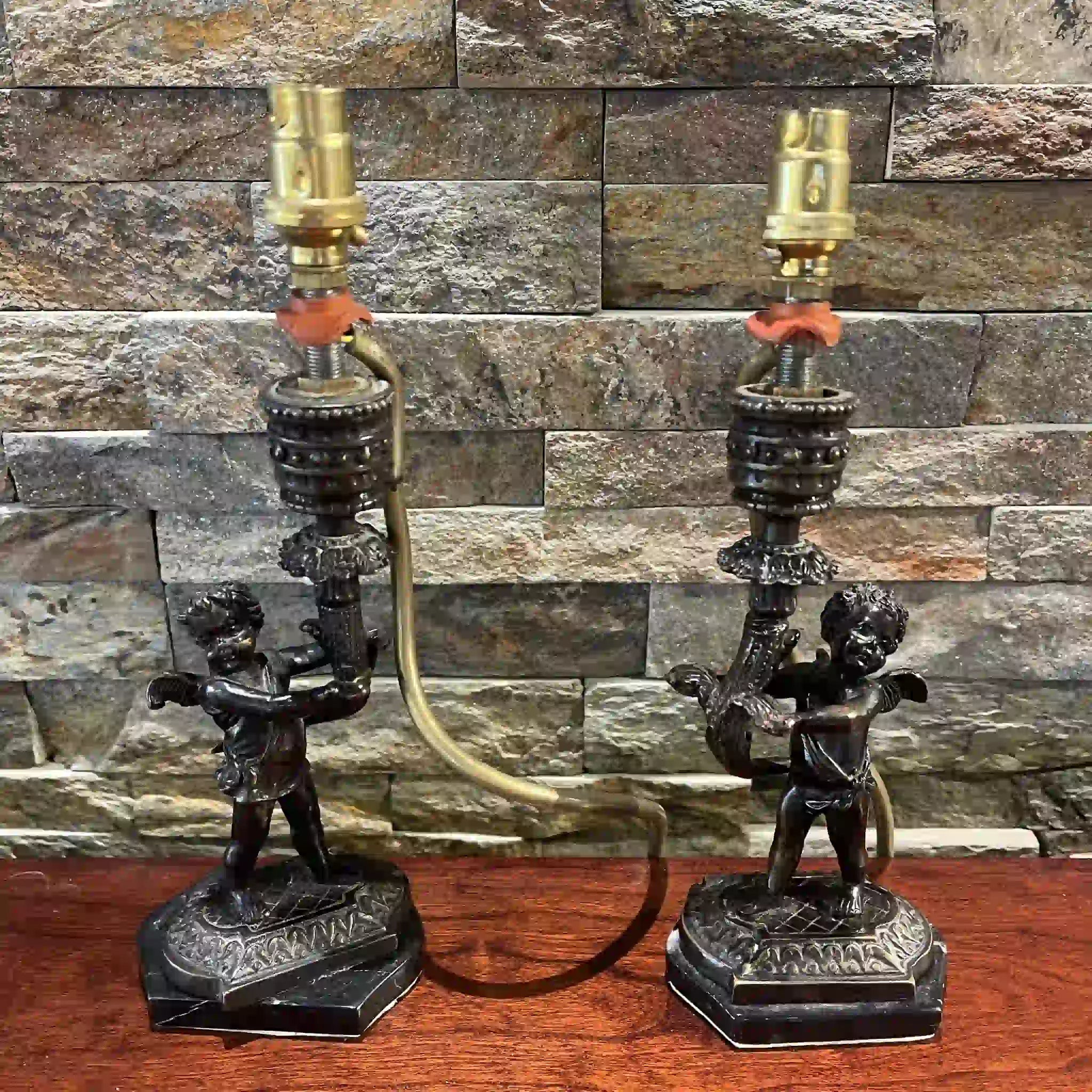 【ビンテージ】 ランプ / ネオ・バロック様式 / 1950-1970年代 (推定) / 真鍮 / イギリス / プリーツシェード、天使鋳造像