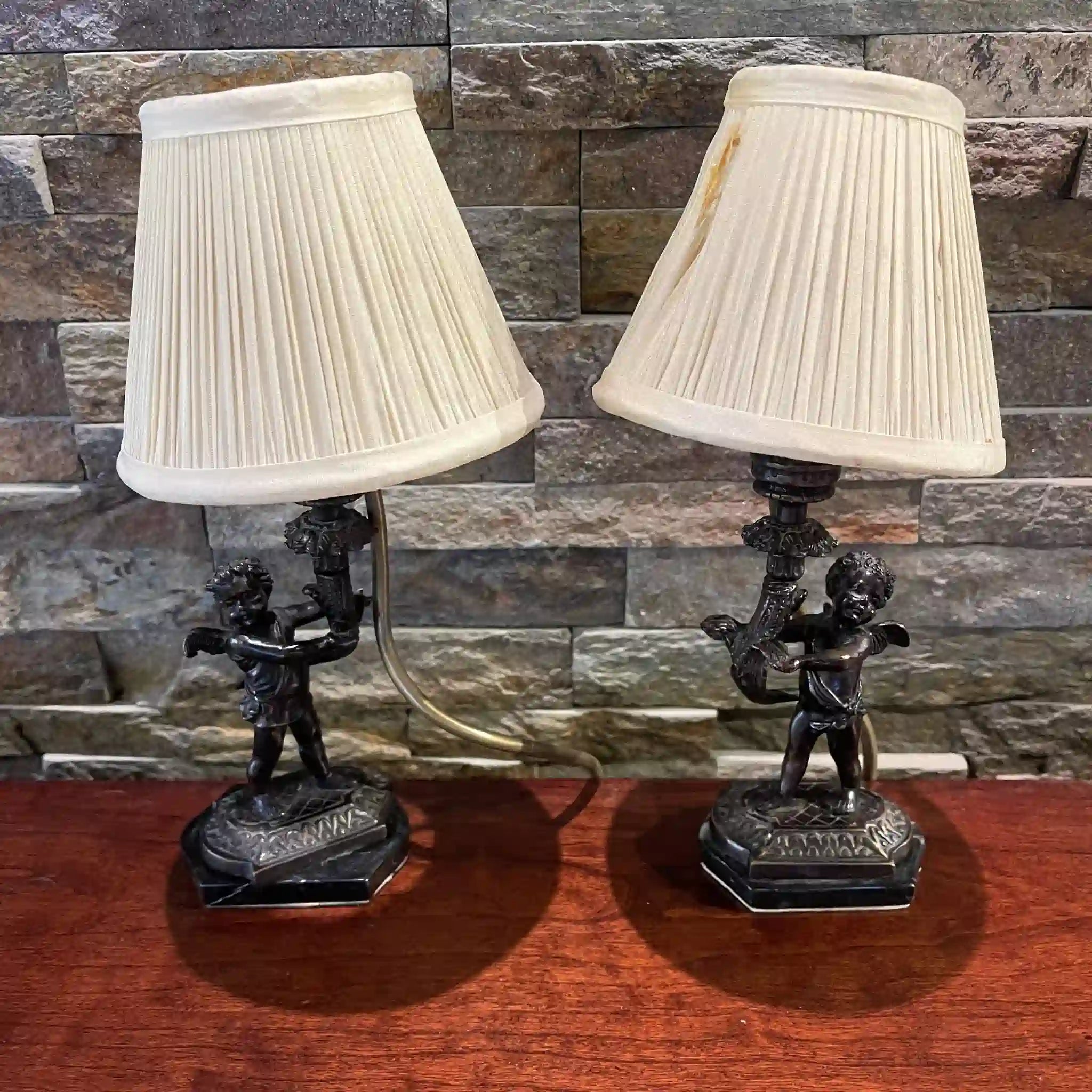 【ビンテージ】 ランプ / ネオ・バロック様式 / 1950-1970年代 (推定) / 真鍮 / イギリス / プリーツシェード、天使鋳造像