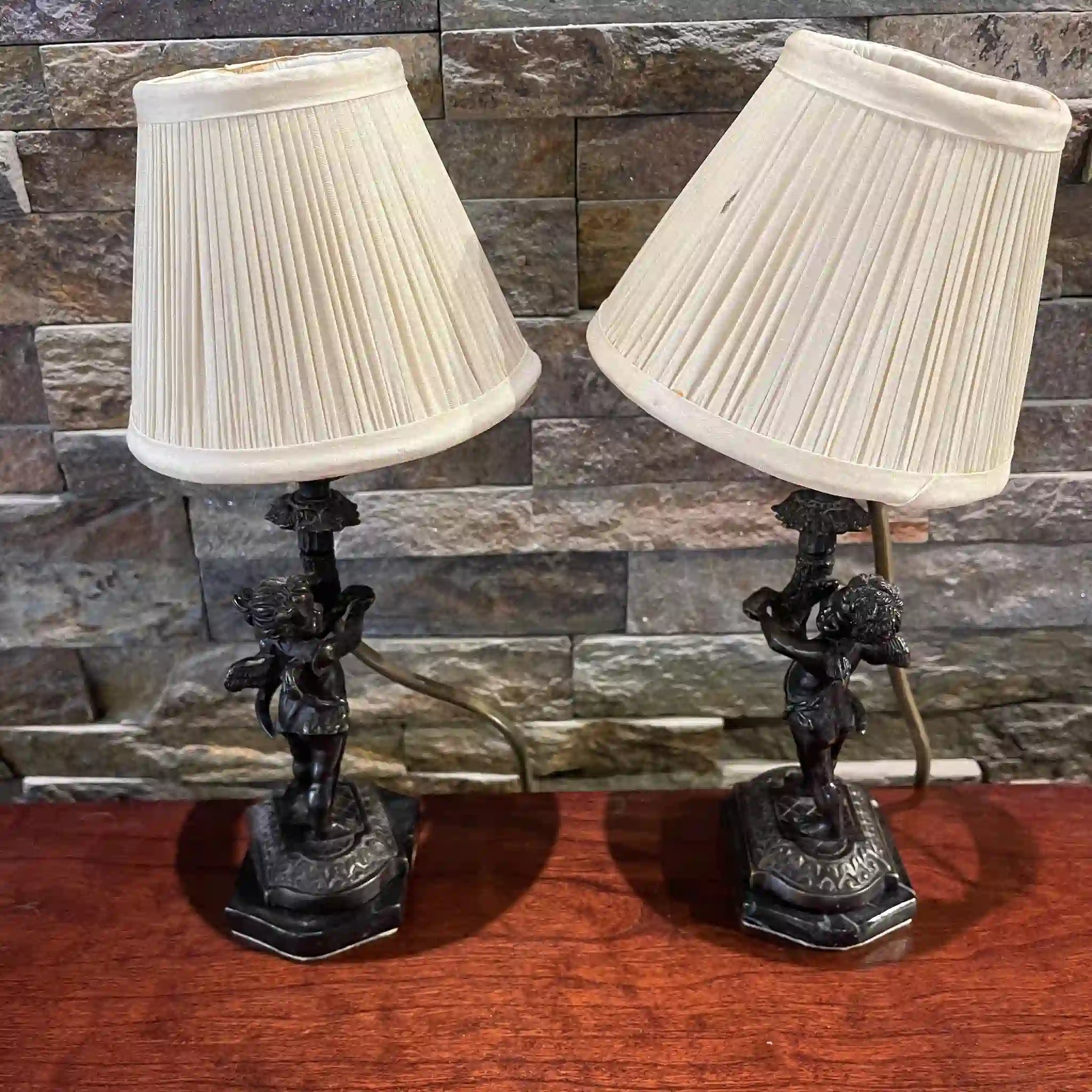 【ビンテージ】 ランプ / ネオ・バロック様式 / 1950-1970年代 (推定) / 真鍮 / イギリス / プリーツシェード、天使鋳造像