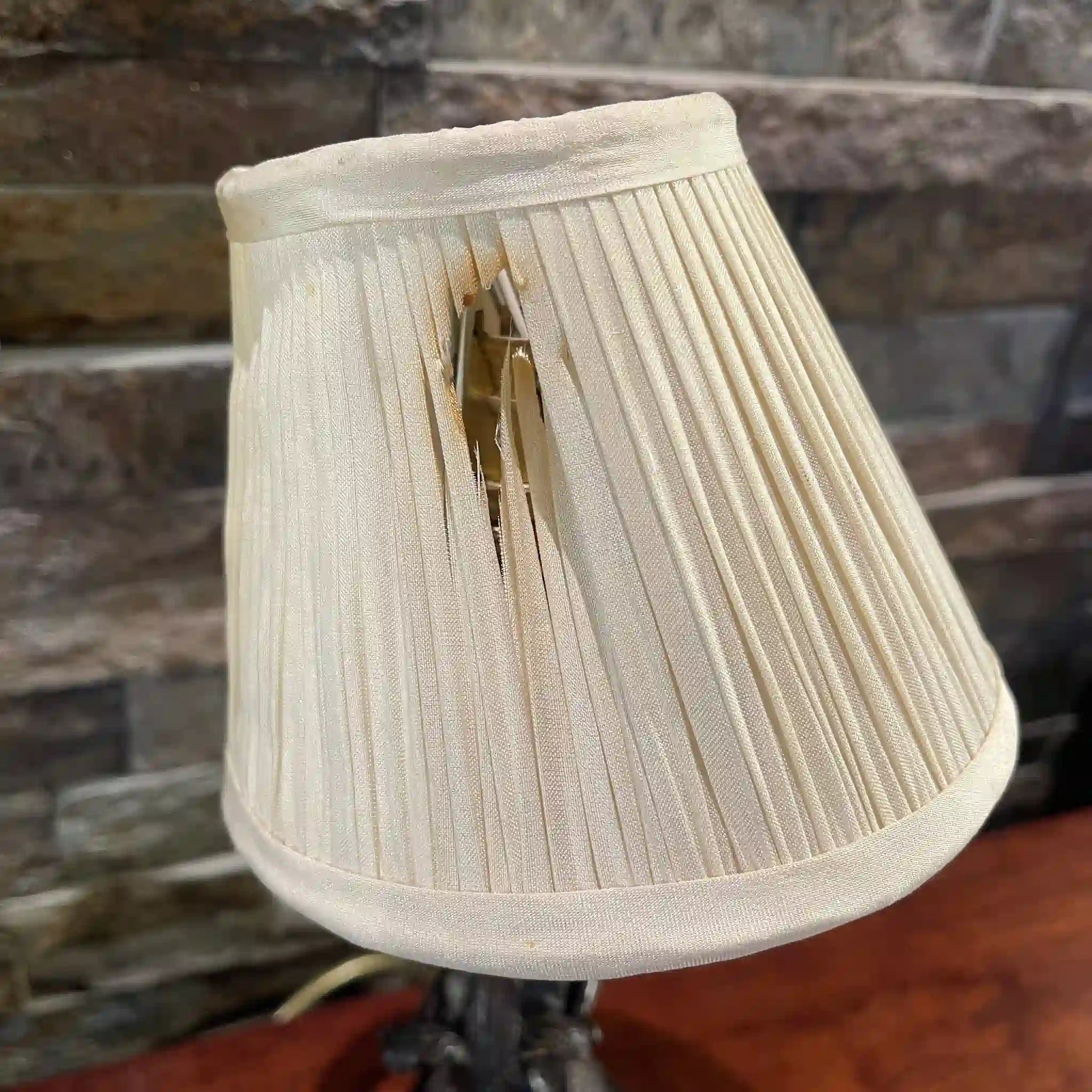 【ビンテージ】 ランプ / ネオ・バロック様式 / 1950-1970年代 (推定) / 真鍮 / イギリス / プリーツシェード、天使鋳造像