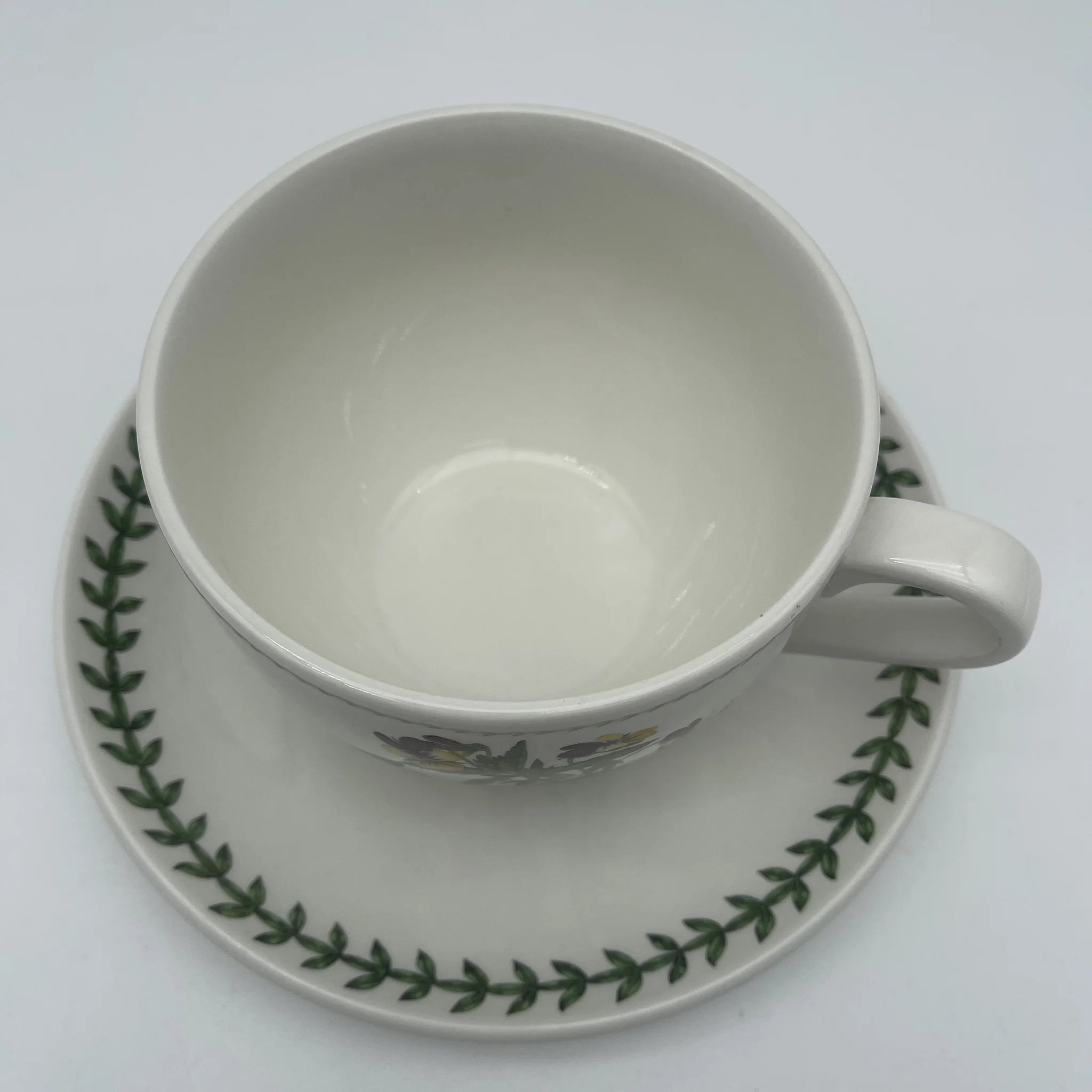 【ビンテージ】 カップ&ソーサー / イギリス / スカラップ・エッジ,ギルディング(金彩)