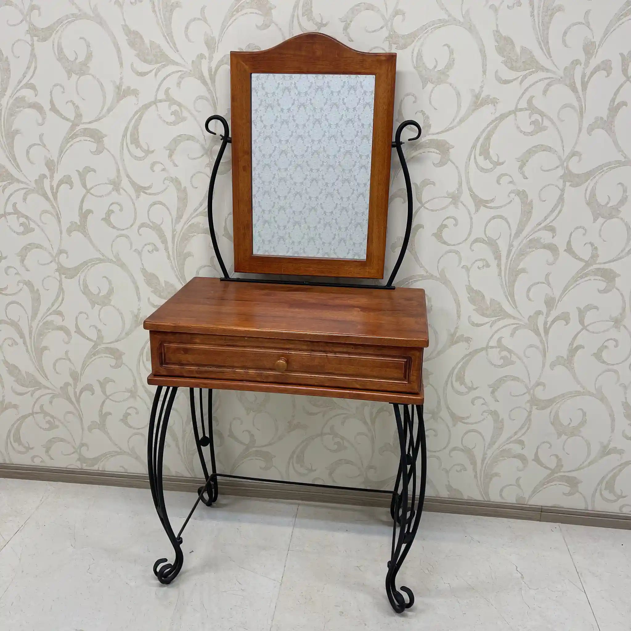 【リユース】 ヨーロッパ調 ロートアイアン ドレッサー / アイアン / 猫脚