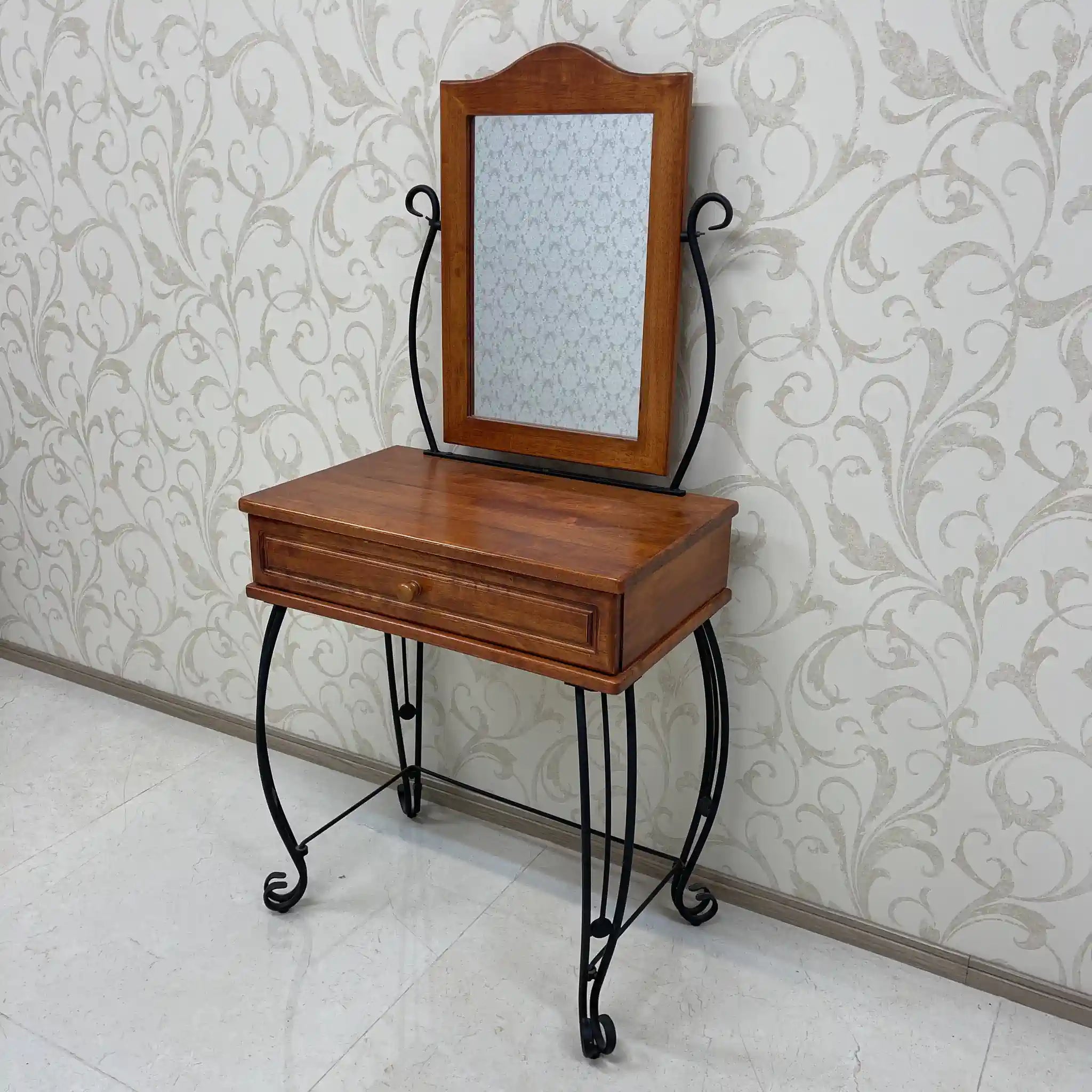 【リユース】 ヨーロッパ調 ロートアイアン ドレッサー / アイアン / 猫脚