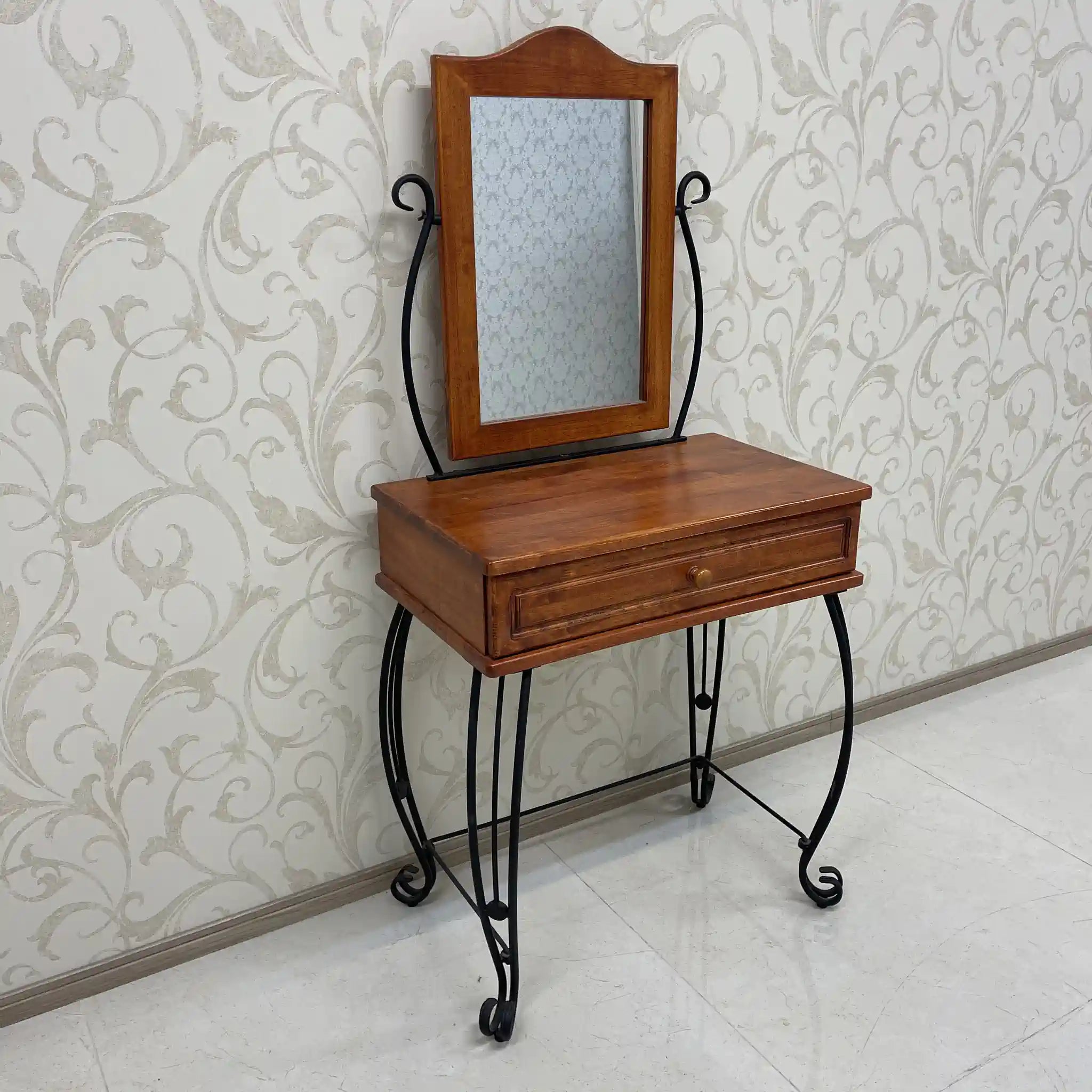 【リユース】 ヨーロッパ調 ロートアイアン ドレッサー / アイアン / 猫脚