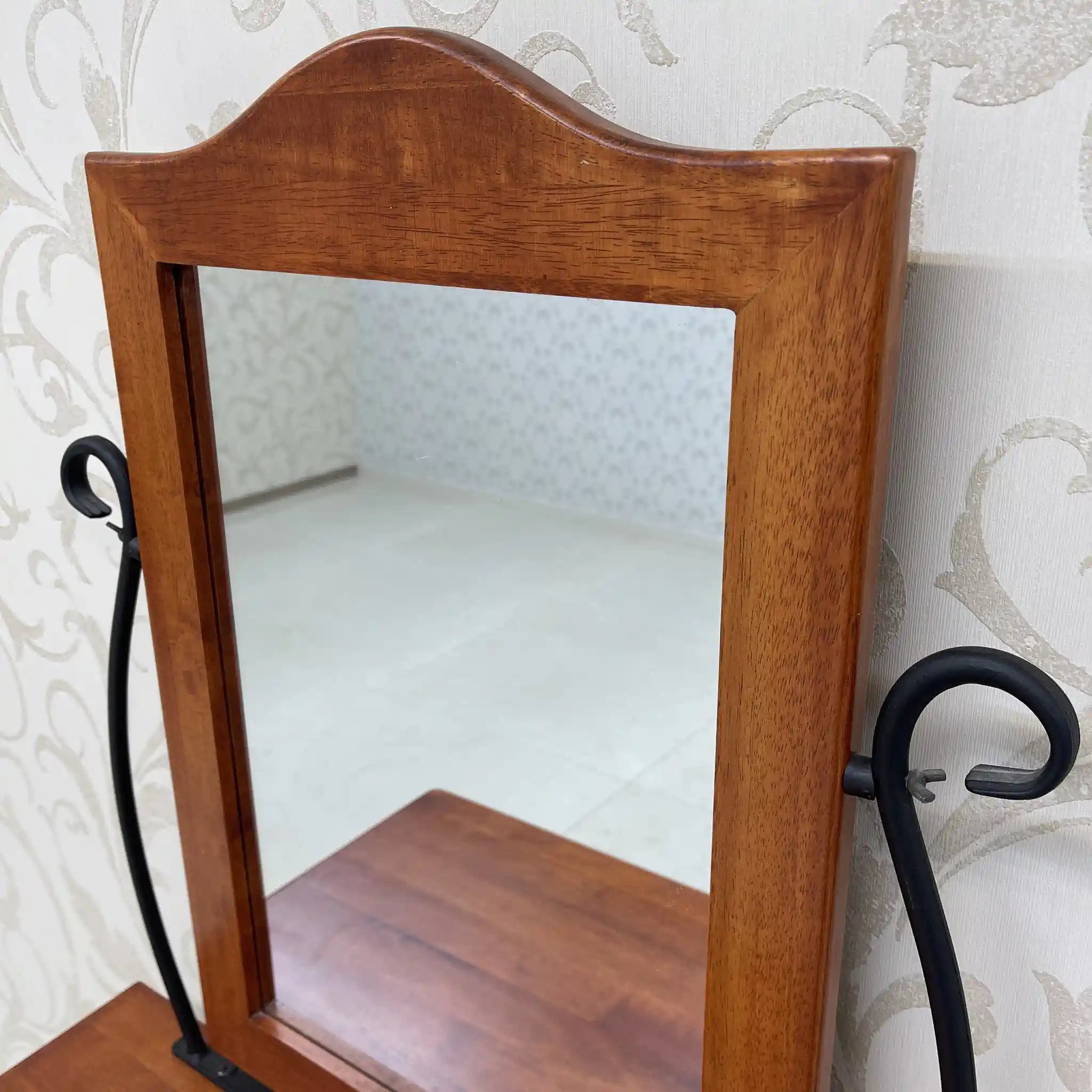 【リユース】 ヨーロッパ調 ロートアイアン ドレッサー / アイアン / 猫脚