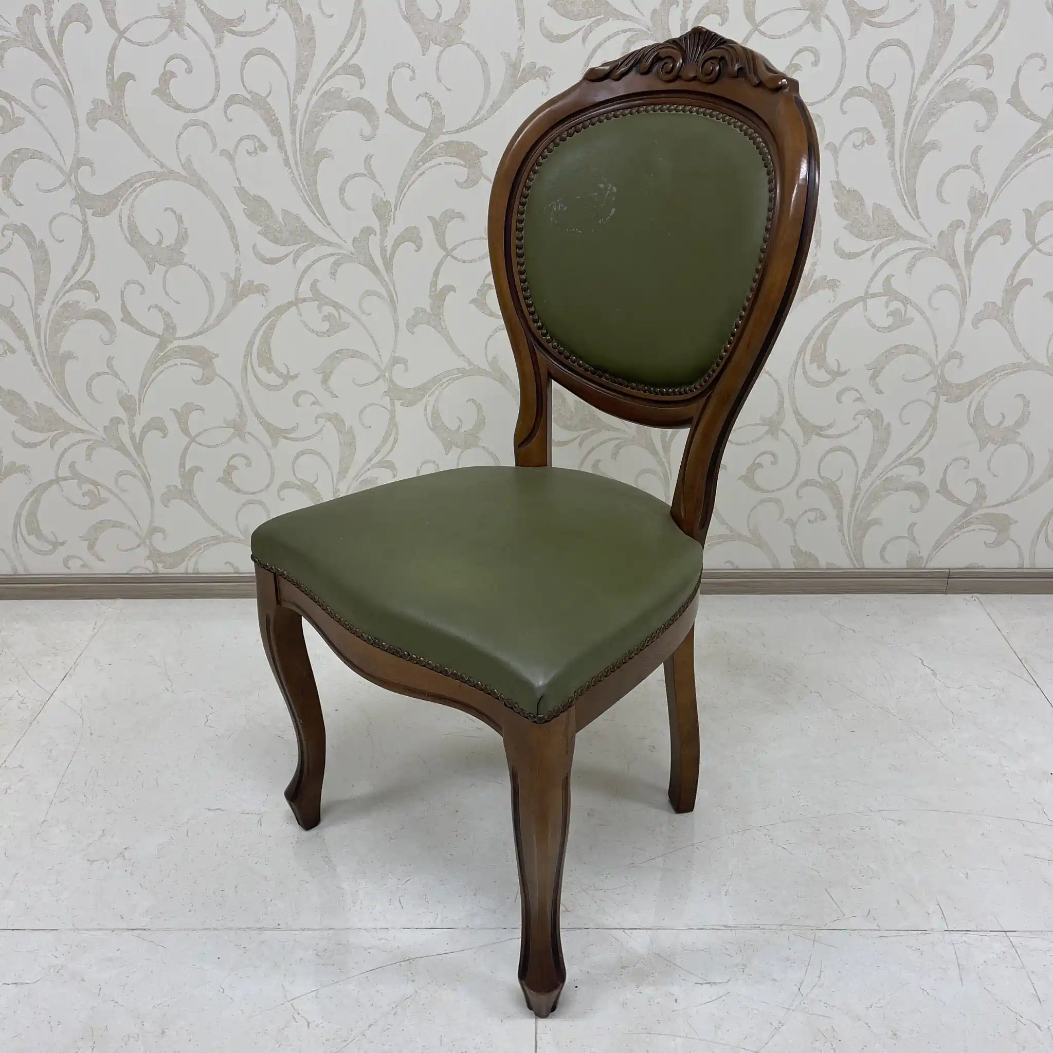 【ビンテージ】 ダイニングチェア / ロココ様式 / 20世紀後半 / ビーチ材 / ヨーロッパ / オリーブグリーンレザー, 猫脚, メダリオンバック