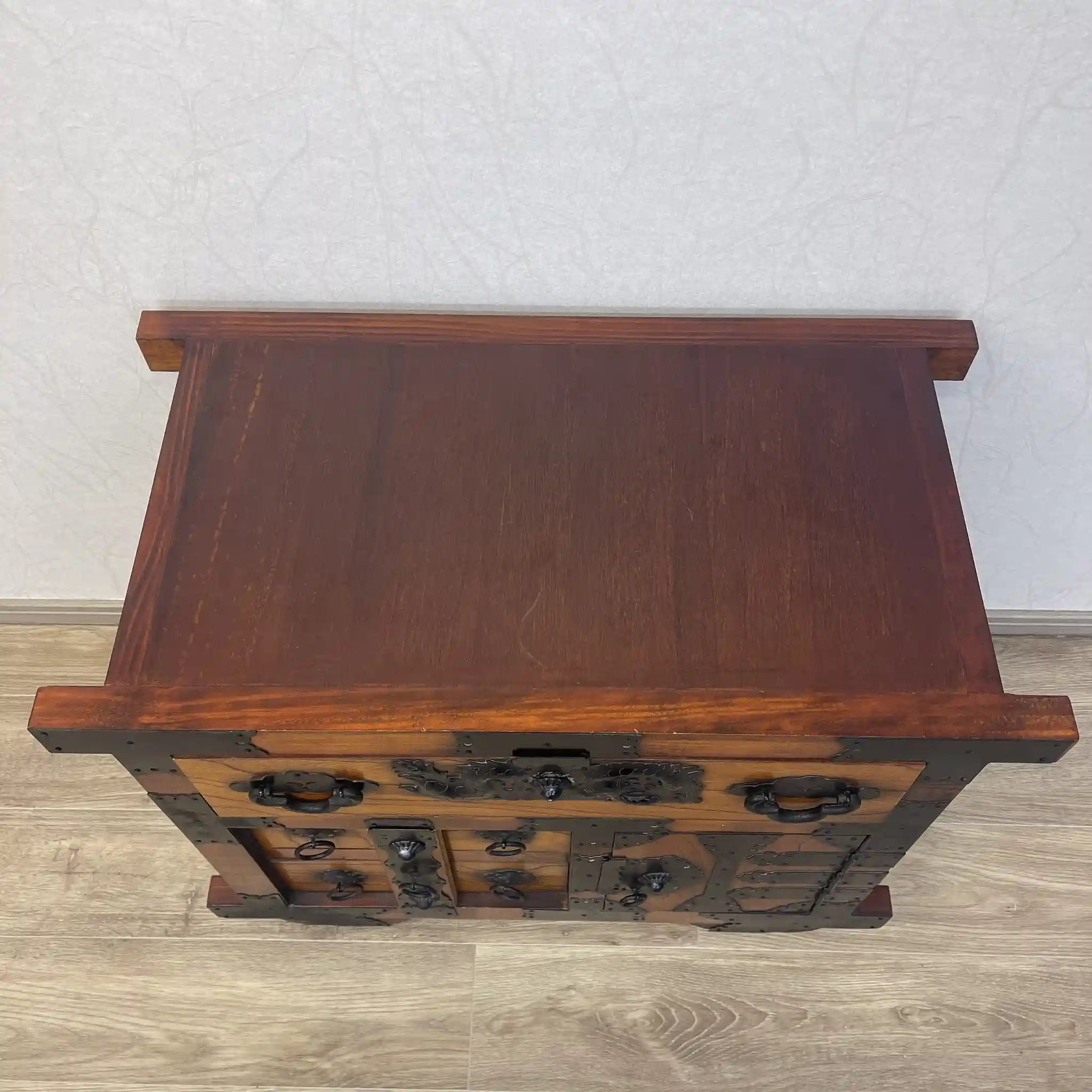 【リユース】 車箪笥 / 桐材 / 日本