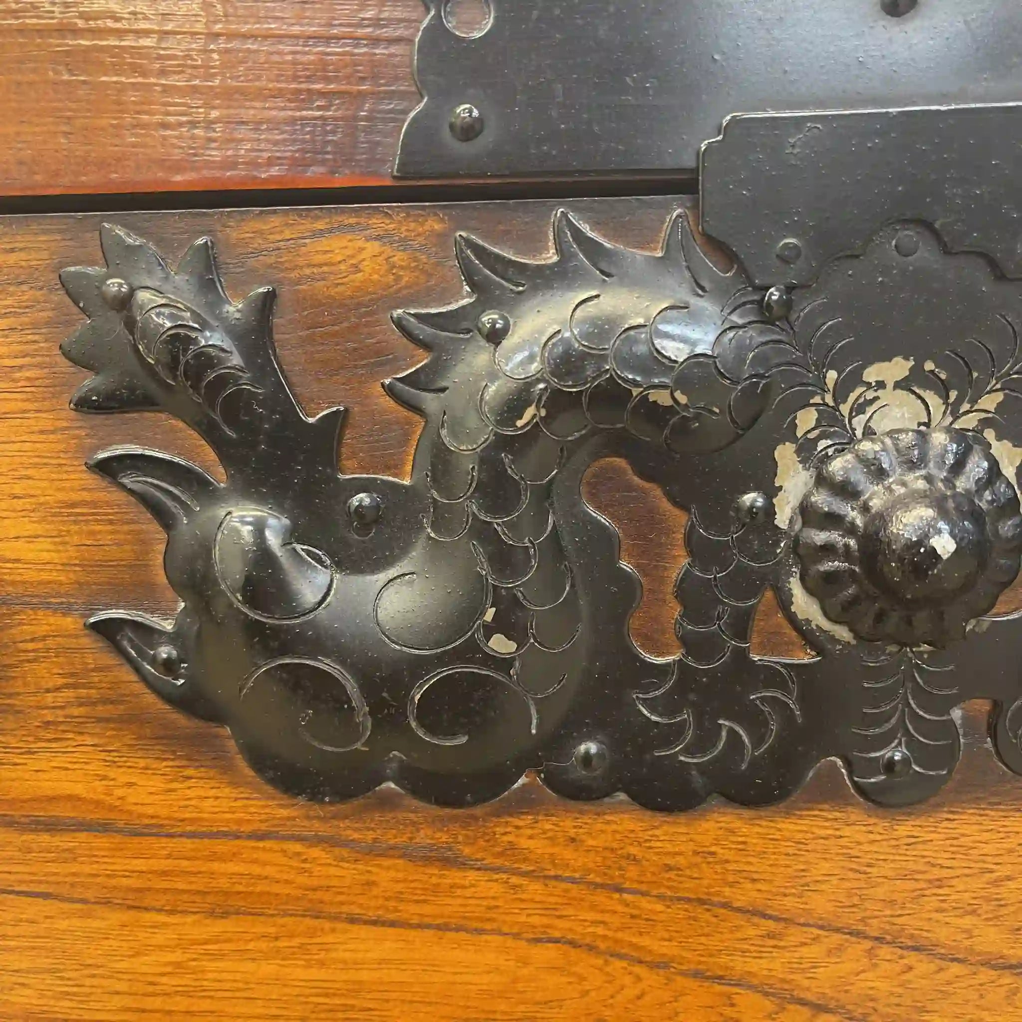 【リユース】 車箪笥 / 桐材 / 日本