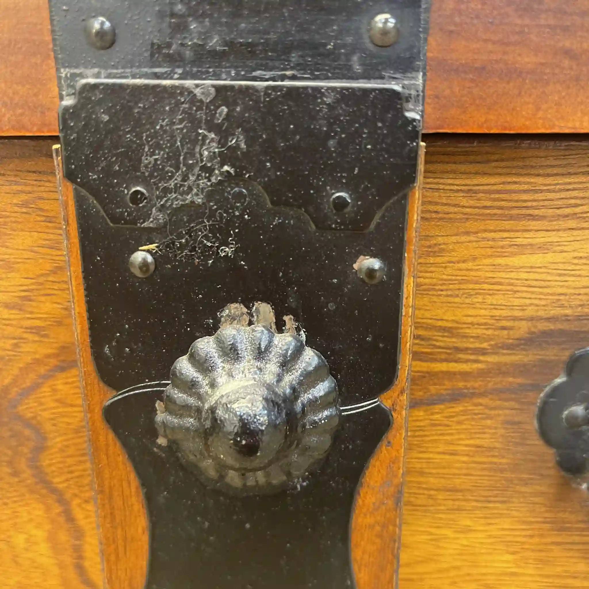 【リユース】 車箪笥 / 桐材 / 日本