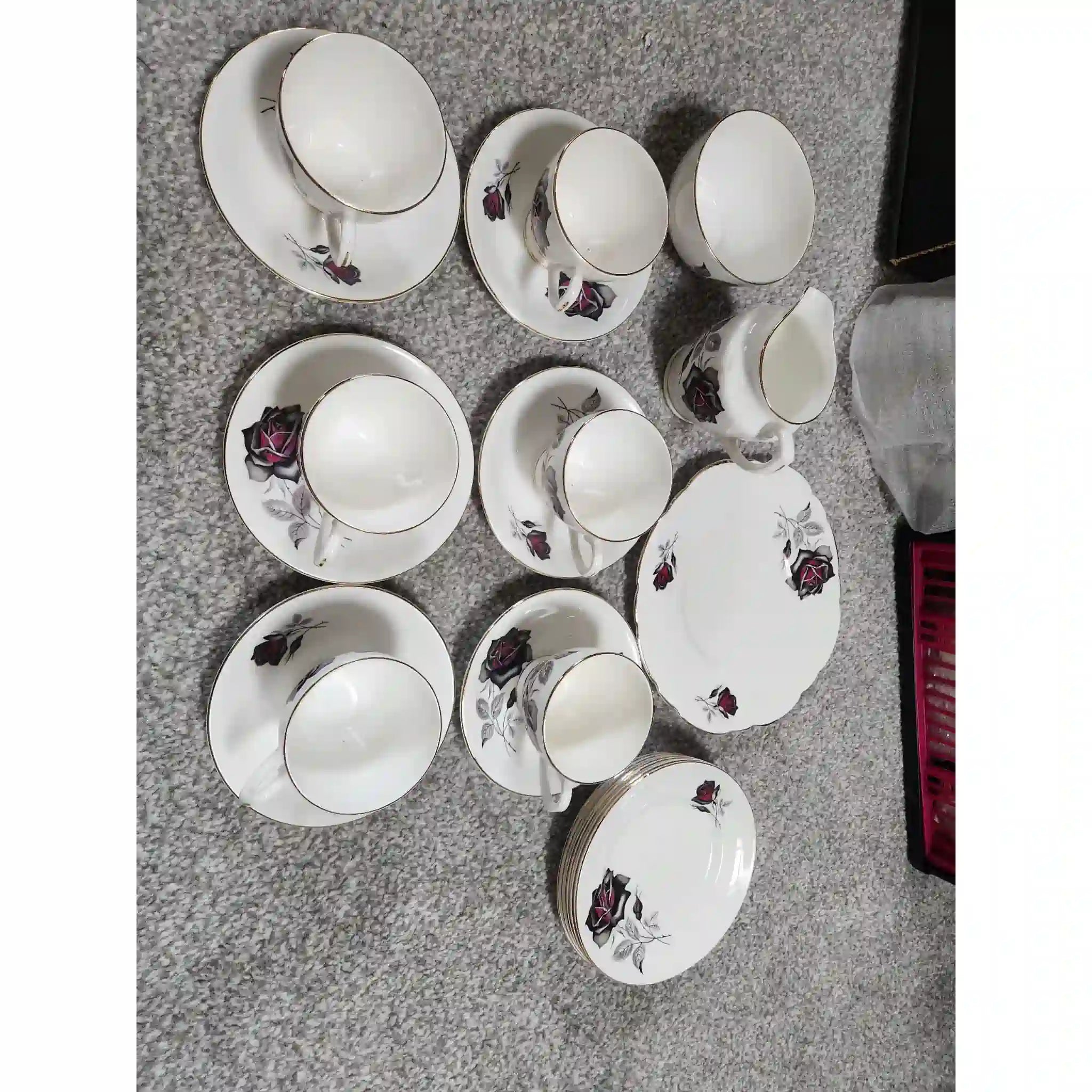 【】 ケーキプレート付きのティーセット