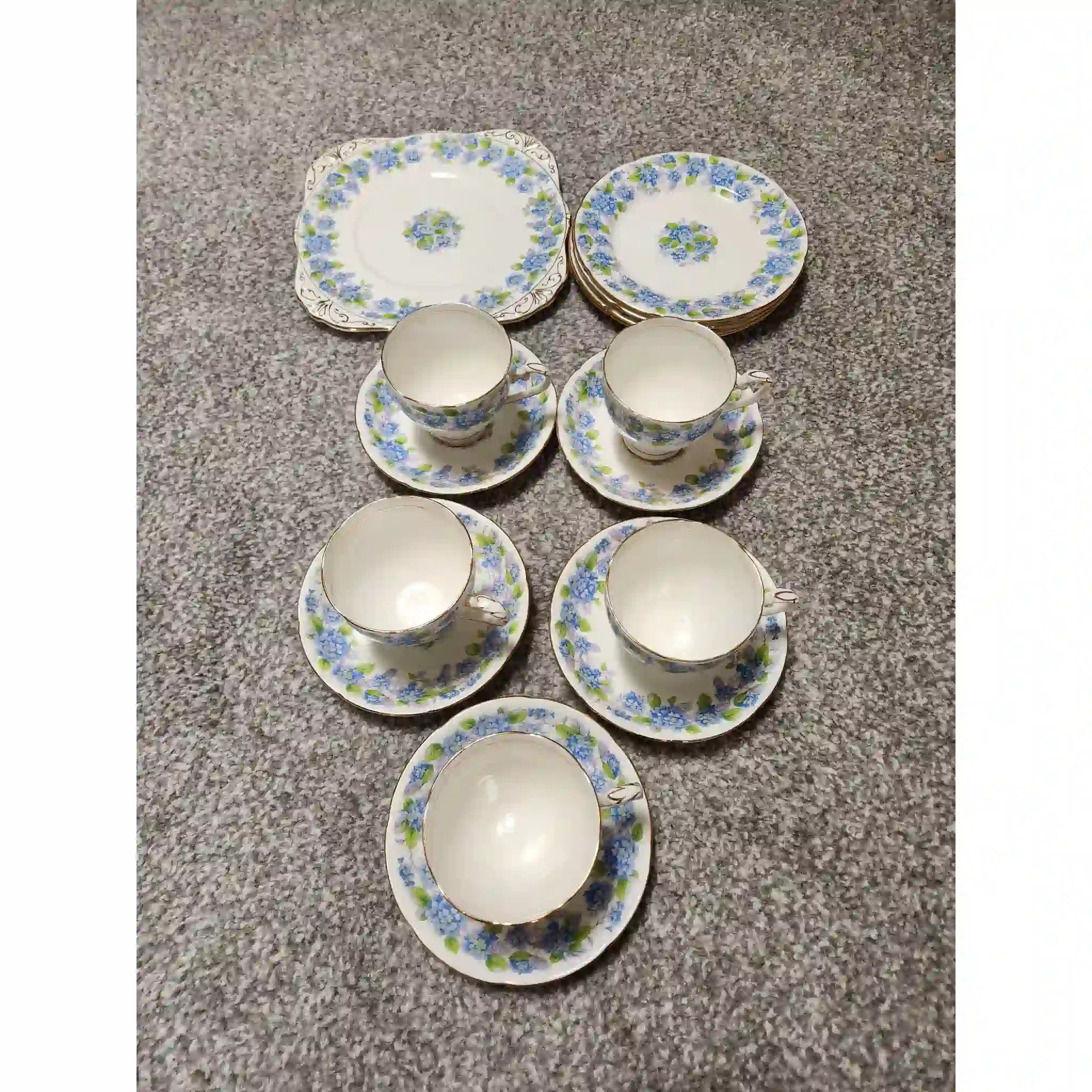 【】 ケーキプレート付きのティーセット