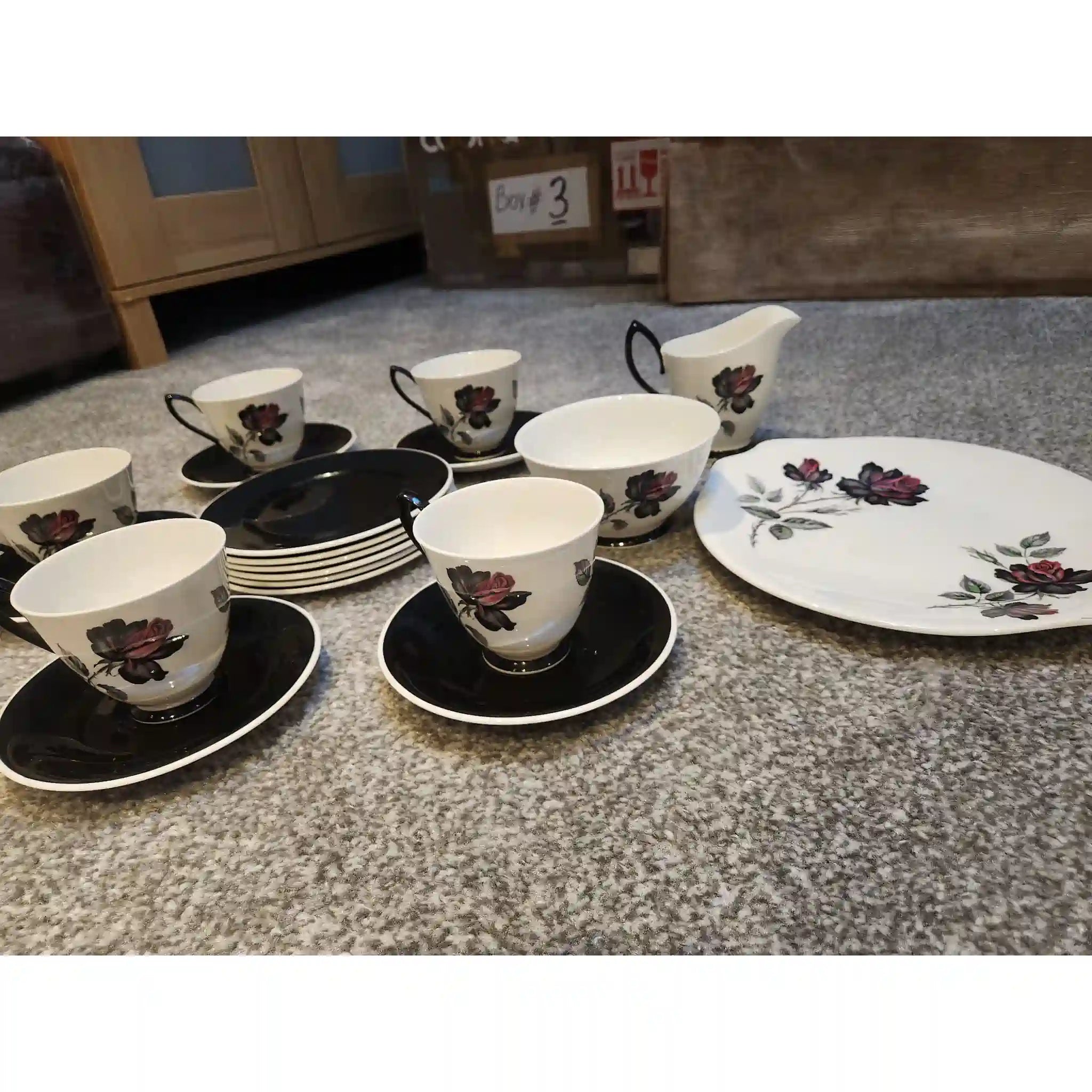 【アンティーク】 ティータイム用食器セット / ROYAL ALBERT(ロイヤル アルバート) / Masquerade(マスカレード) / 1950年代～1970年代 / Bone China / イギリス / ティーカップ＆ソーサー,サイドプレート,ミルクジャグ,シュガーボウル,プレート(大)