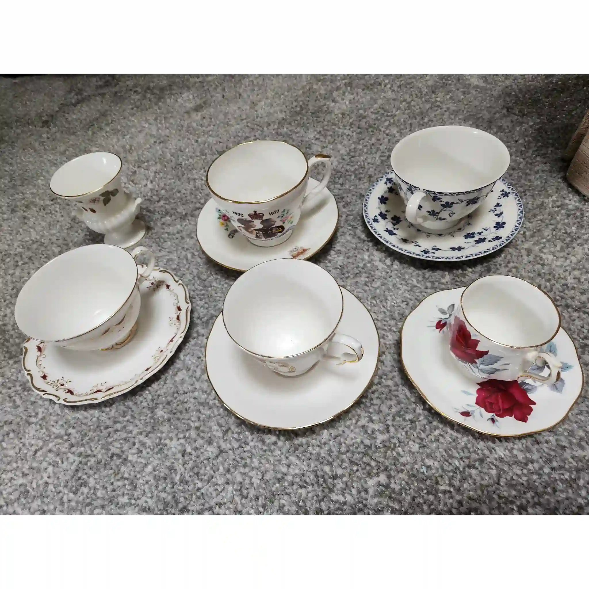 【】 ティーカップと花瓶