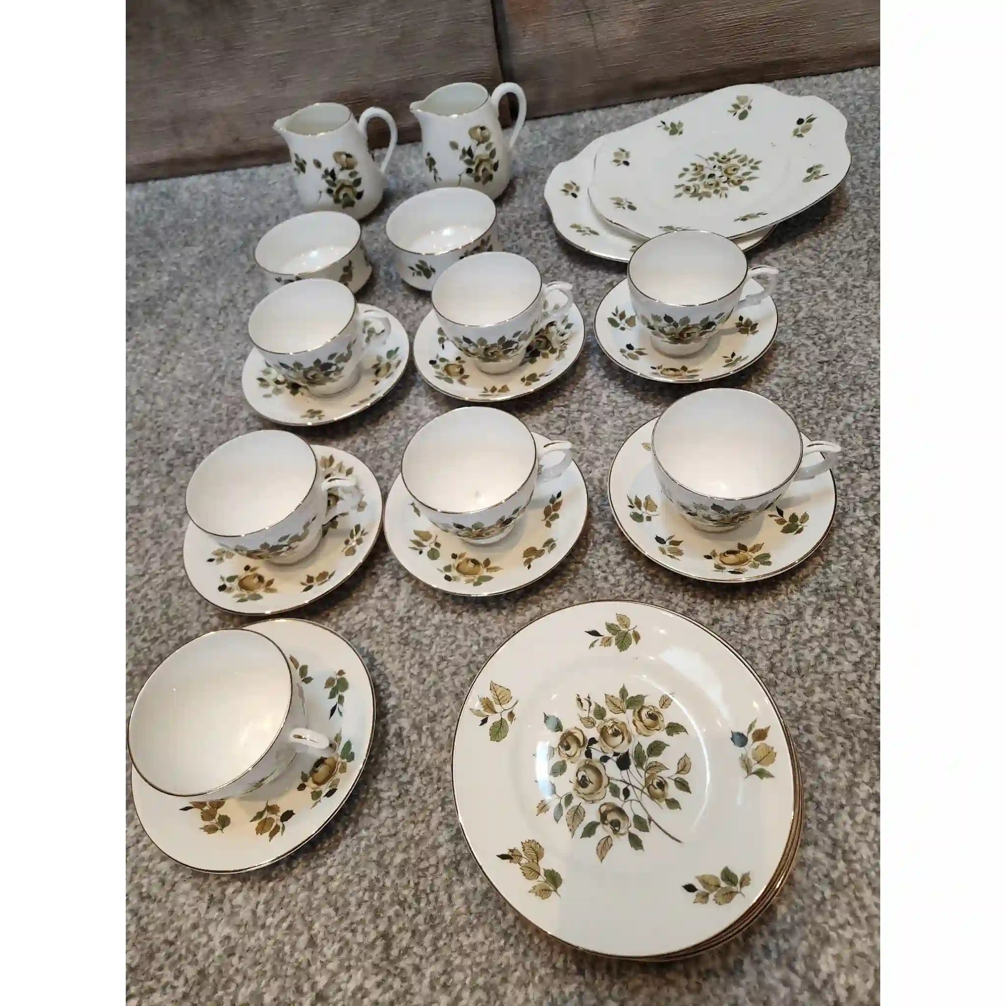 【】 ケーキプレート付きの茶道具セット