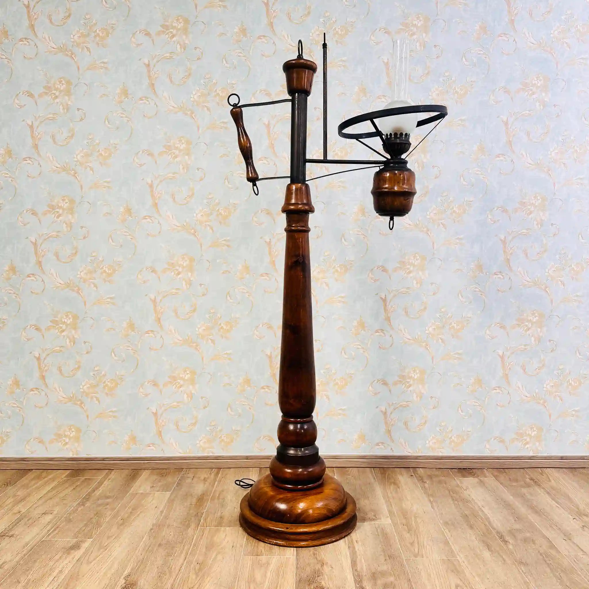[Vintage] Wooden stand lamp