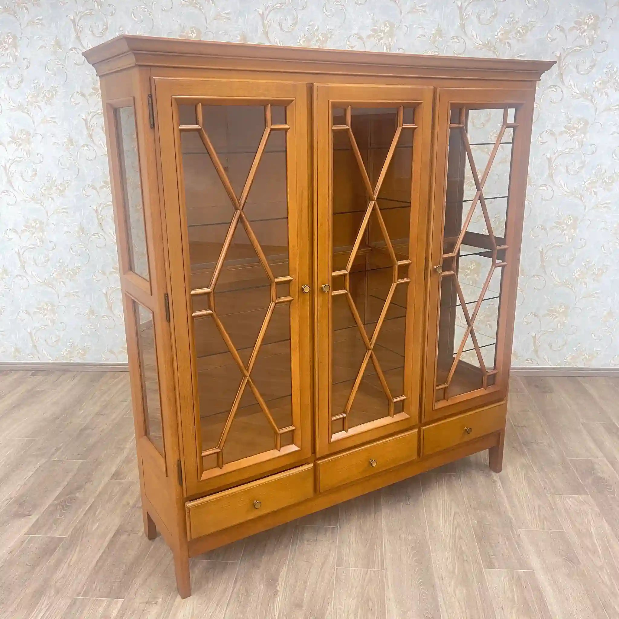 [Reuse] Decorative shelves, Karimoku lighting?