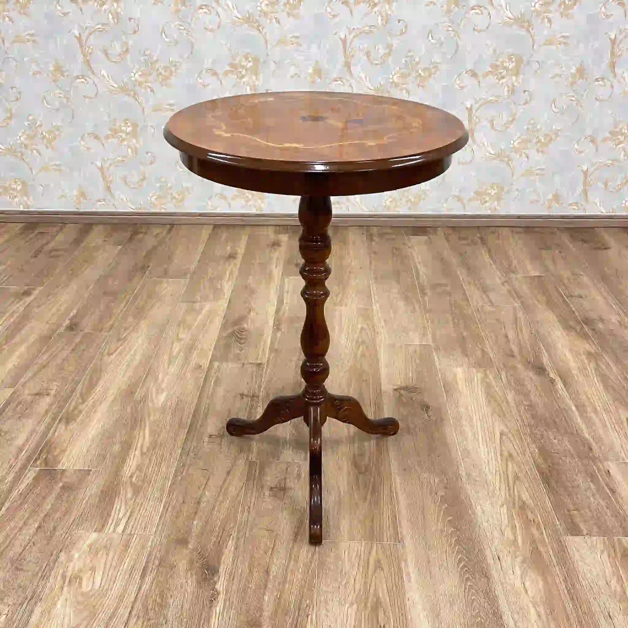 [Antique] Tea table with floral pattern