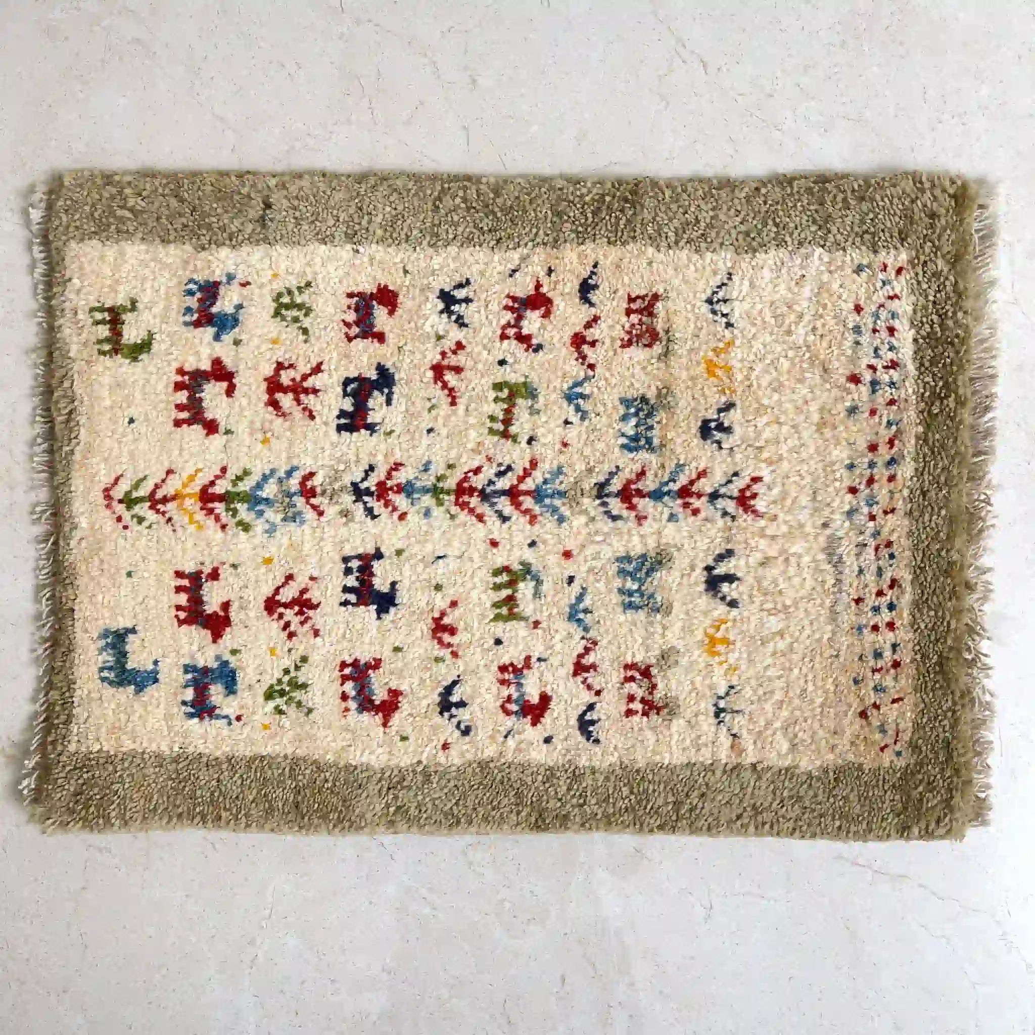 【絨毯/ラグ/ペルシャ絨毯】 ギャッベ 60×44 シラーズ産 ウール ヤラメ 手織り　草木染め　