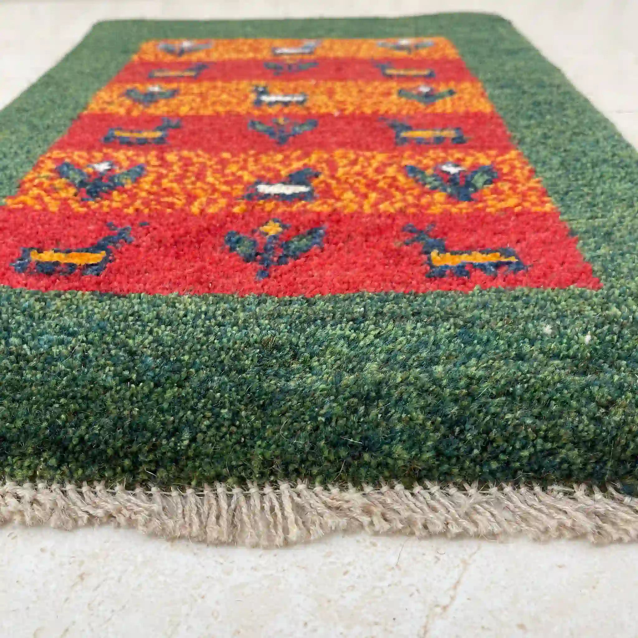 【絨毯/ラグ/ペルシャ絨毯】 ギャッベ 64×44 シラーズ産 ウール 手織り　草木染め　