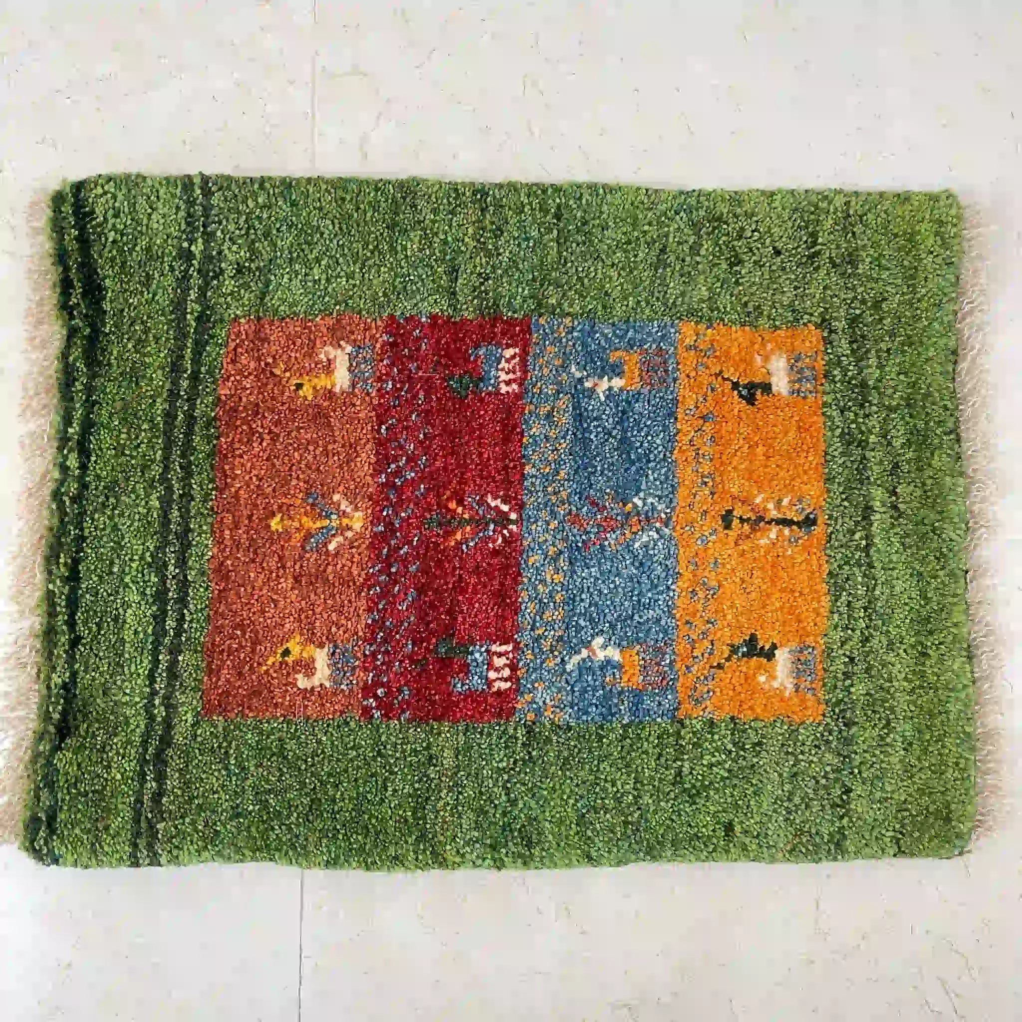 【絨毯/ラグ/ペルシャ絨毯】 ギャッベ 52×42 シラーズ産 ウール 手織り　草木染め　