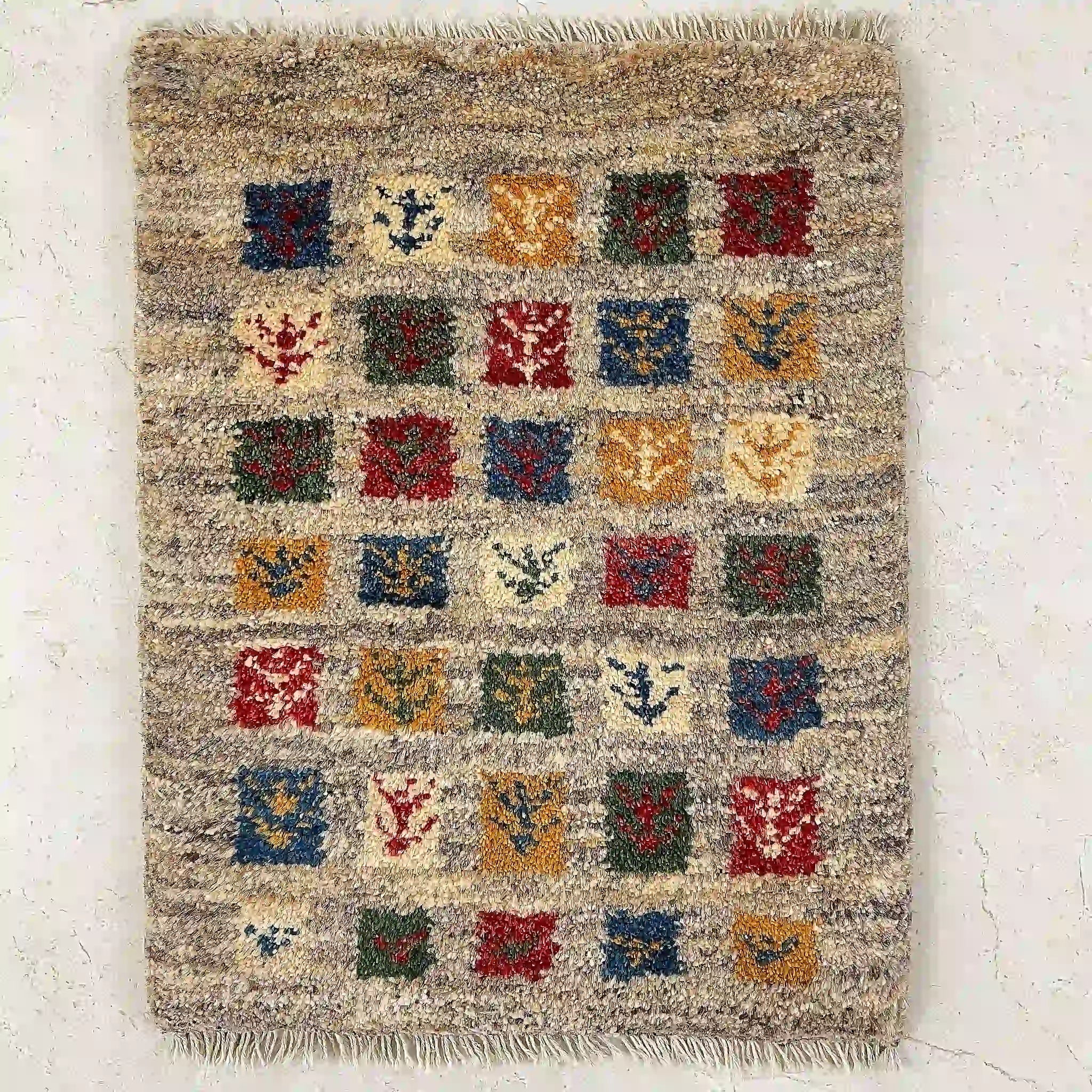 【絨毯/ラグ/ペルシャ絨毯】 ギャッベ 56×43 シラーズ産 ウール 手織り　草木染め　