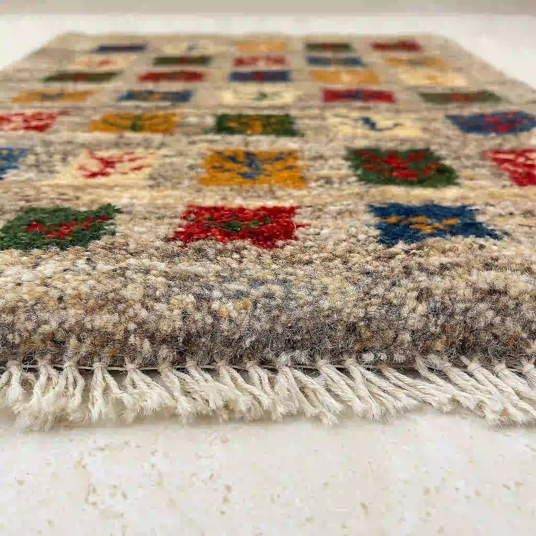 【絨毯/ラグ/ペルシャ絨毯】 ギャッベ 56×43 シラーズ産 ウール 手織り　草木染め　