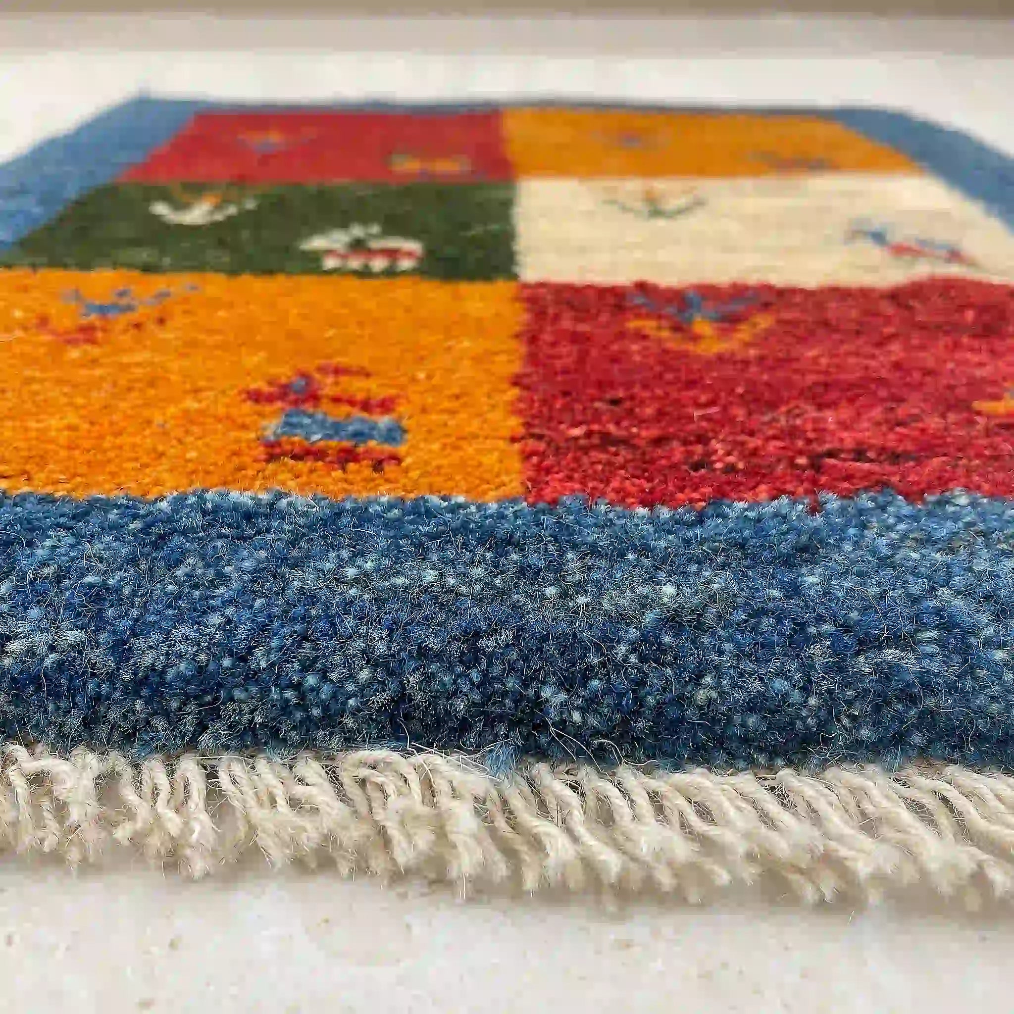 【絨毯/ラグ/ペルシャ絨毯】 ギャッベ 55×45 シラーズ産 ウール 手織り　草木染め　