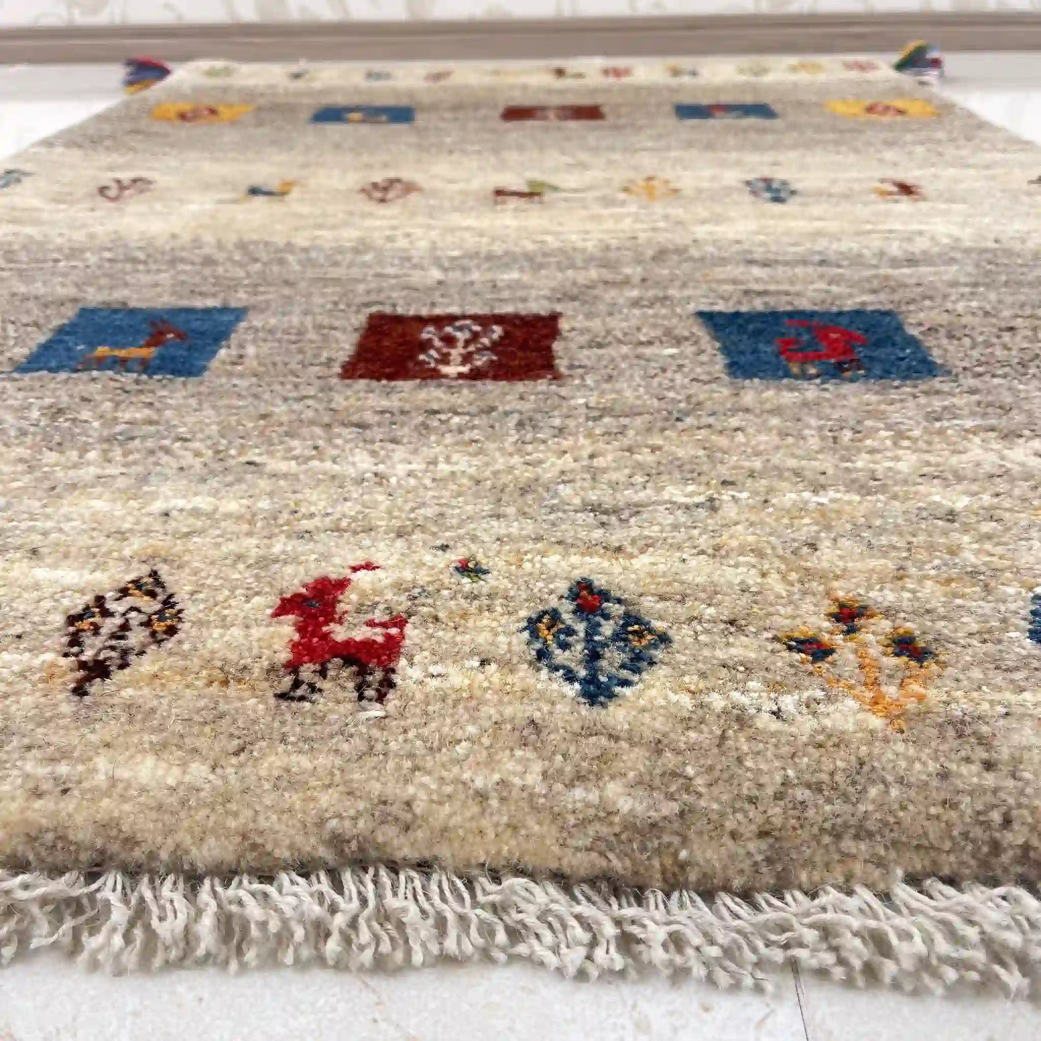 【絨毯/ラグ/ペルシャ絨毯】 ギャッベ 125×83 シラーズ産 ウール ヤラメ 手織り　草木染め　
