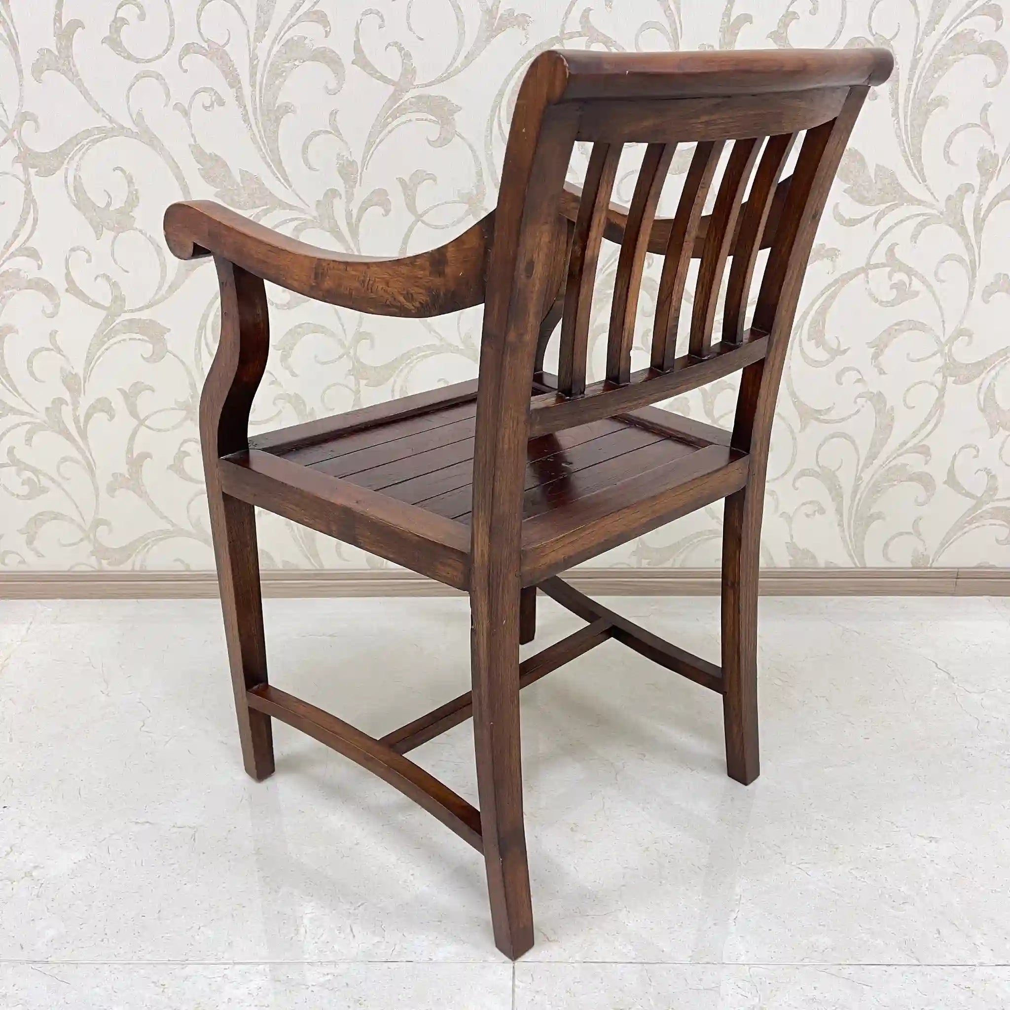 【アンティーク】 カーバーエルボーチェア / スクロールアーム / チーク材 / イギリス / イギリス直輸入