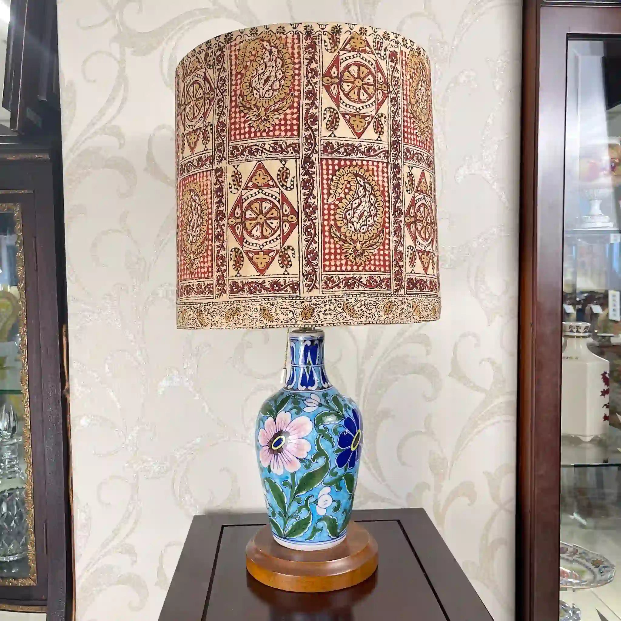 [Reused] Ceramic table lamp with chintz lampshade