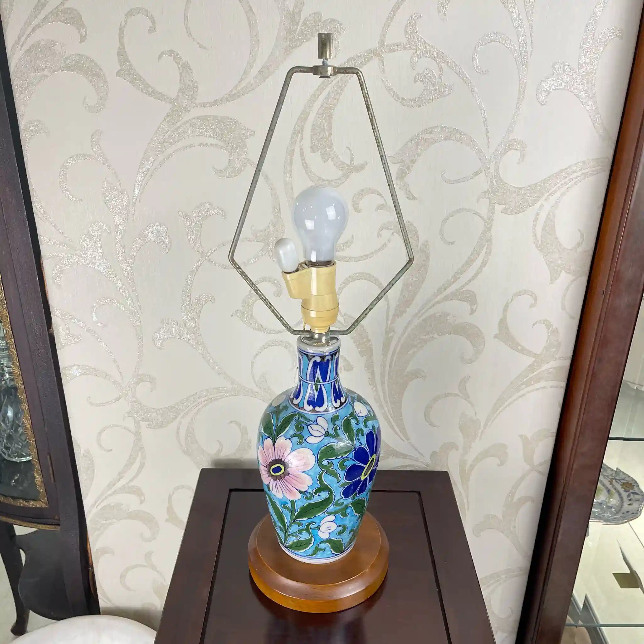 [Reused] Ceramic table lamp with chintz lampshade