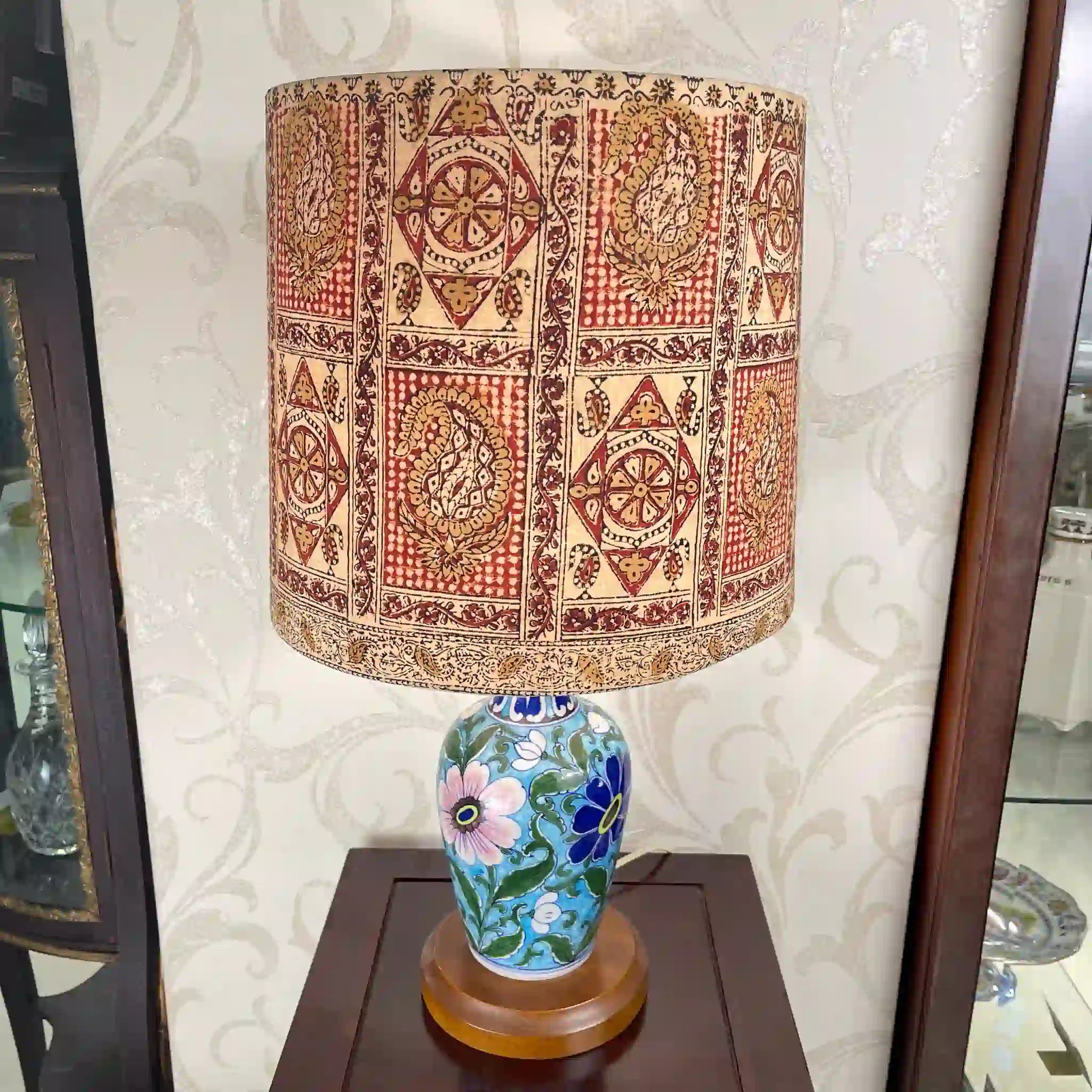 [Reused] Ceramic table lamp with chintz lampshade