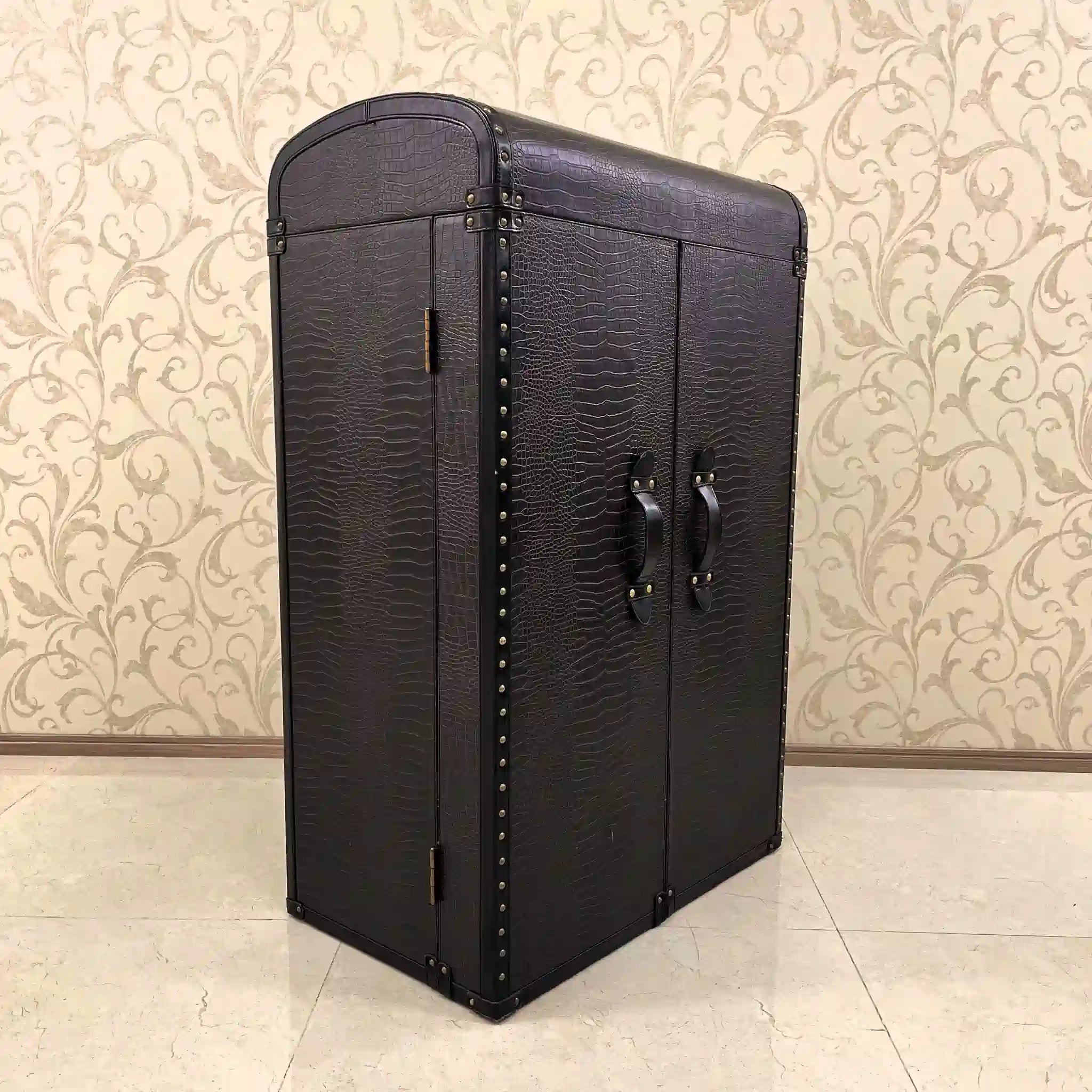 [Vintage] Wine cabinet / crocodile / synthetic skin / Japan / wine storage