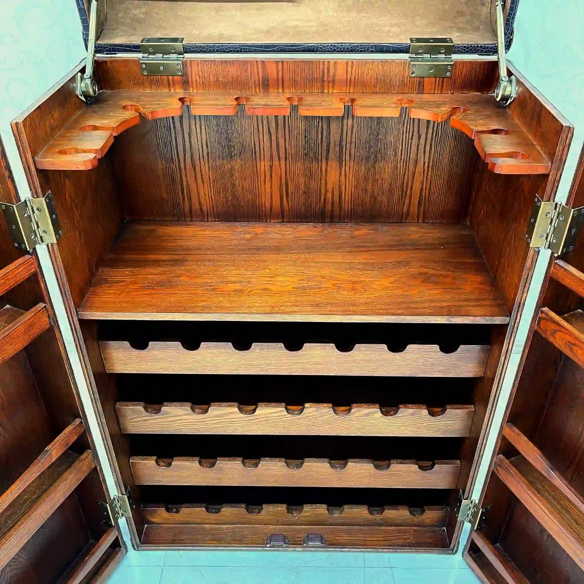 [Vintage] Wine cabinet / crocodile / synthetic skin / Japan / wine storage