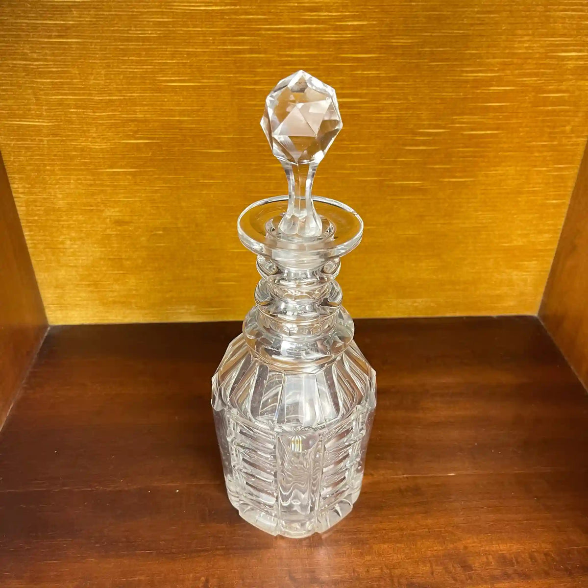 Decanter (water jug) / Ribbed cut / Crystal glass / Glass bottle